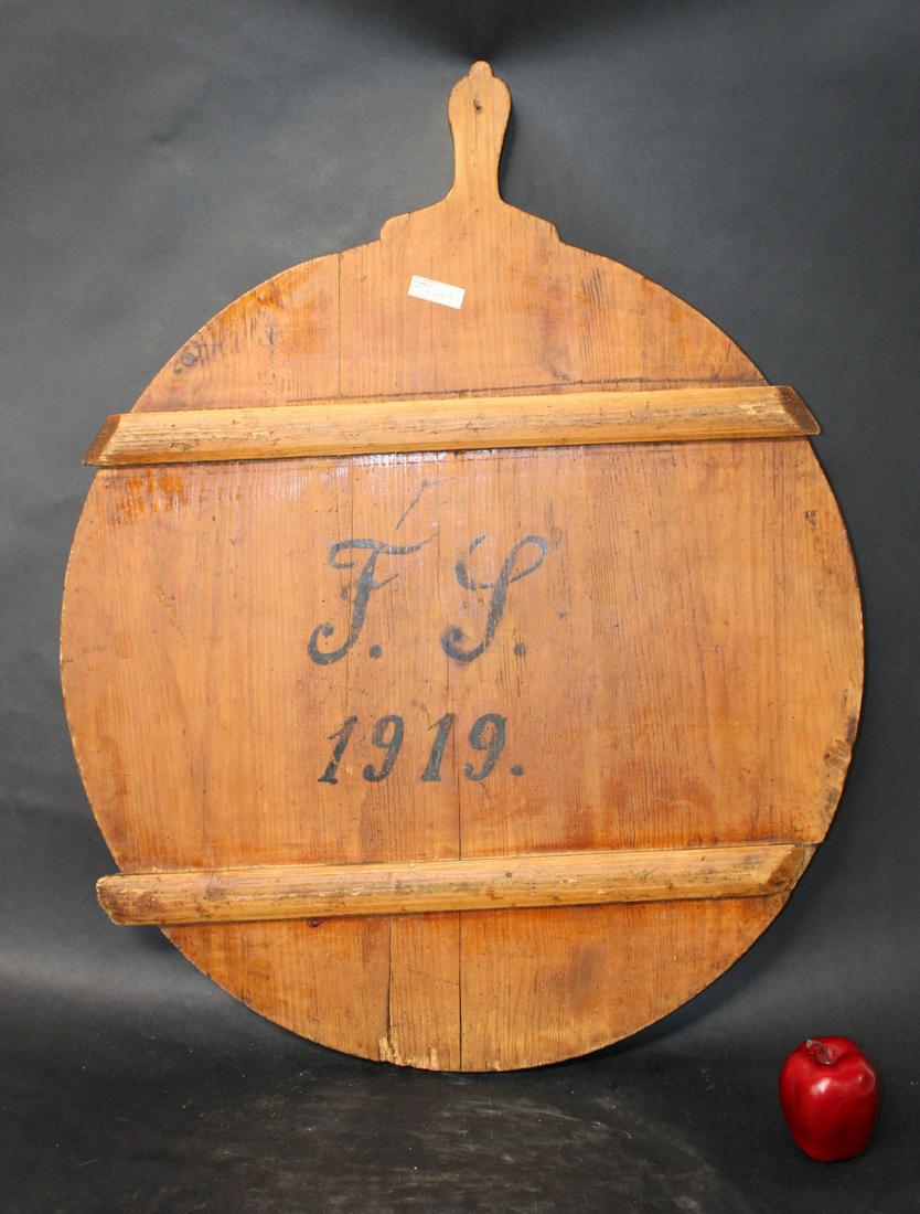 Italian bread board in pine (1 of 6)