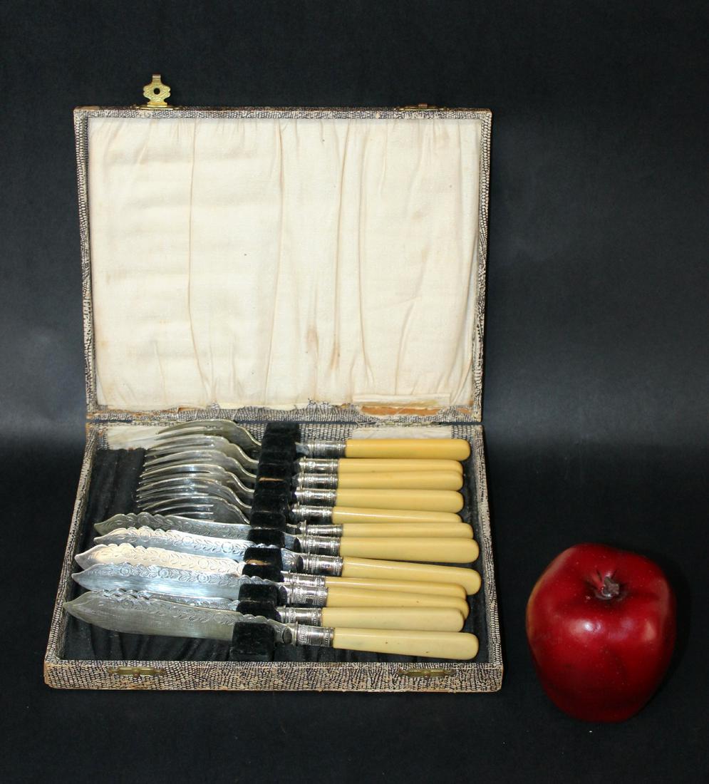 Antique English Silver Plated fish service (1 of 11)