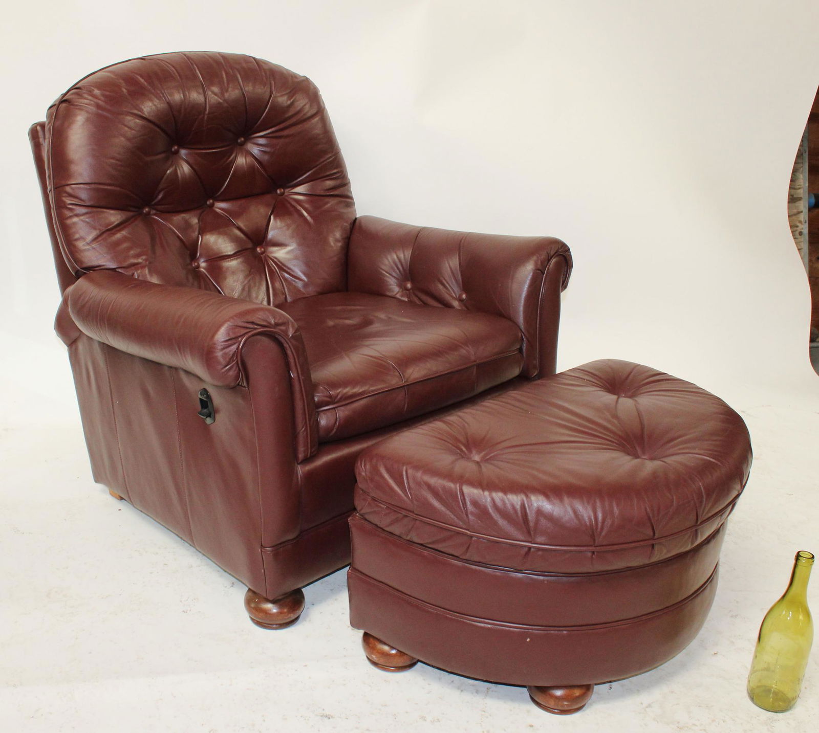 Barrington Young leather recliner chair (1 of 6)