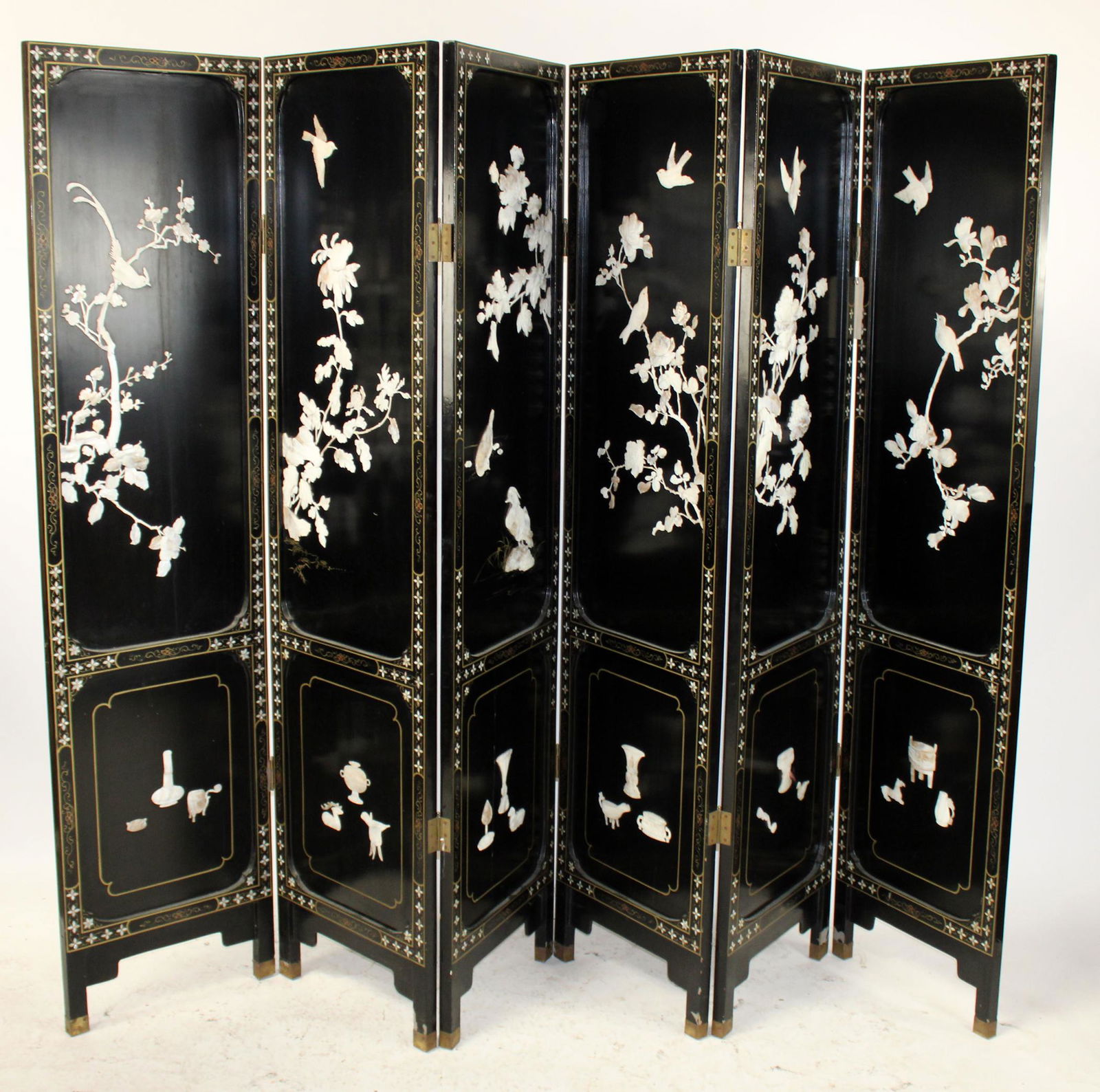 Chinese 6 panel black lacquer screen (1 of 12)