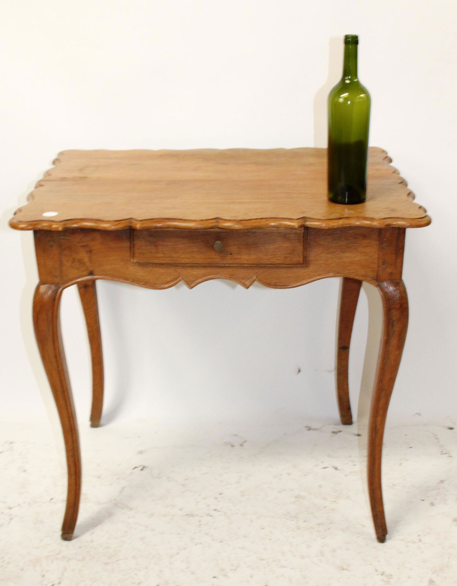 French Provincial bureauplat desk with scalloped edge (1 of 6)