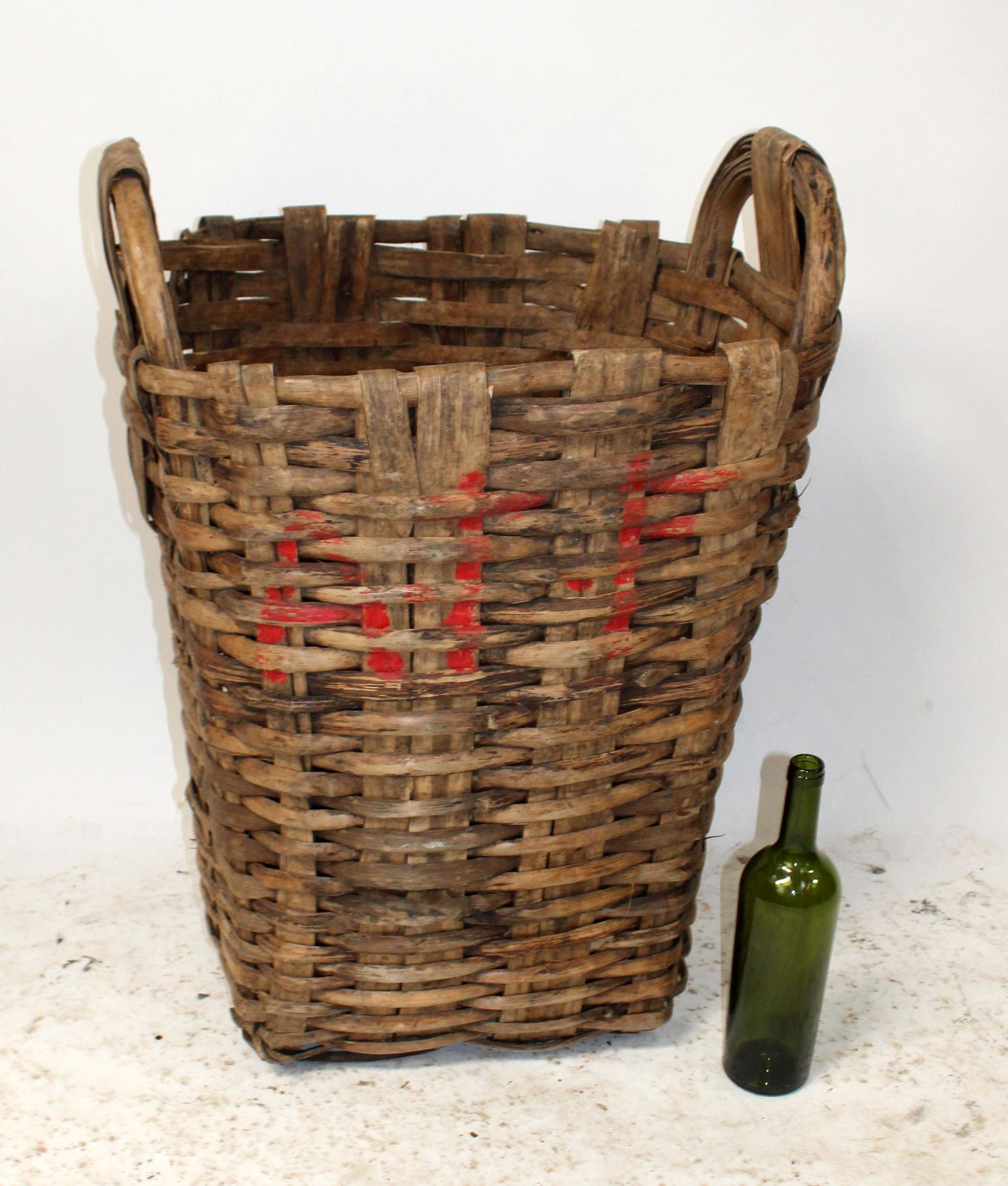French woven basket with handles (1 of 7)