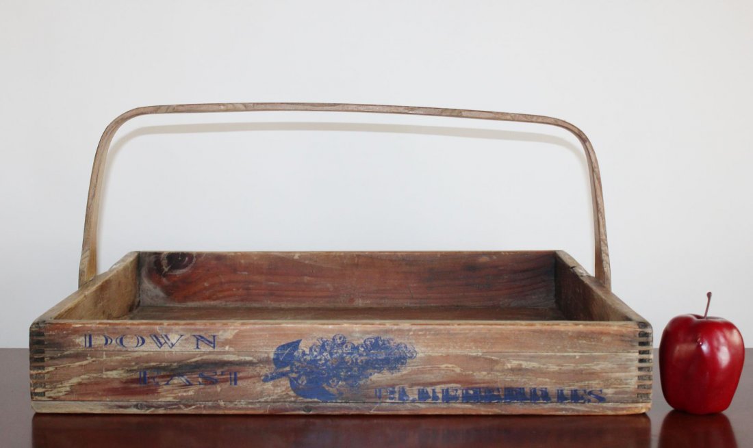 Down East wooden blueberry basket (1 of 4)