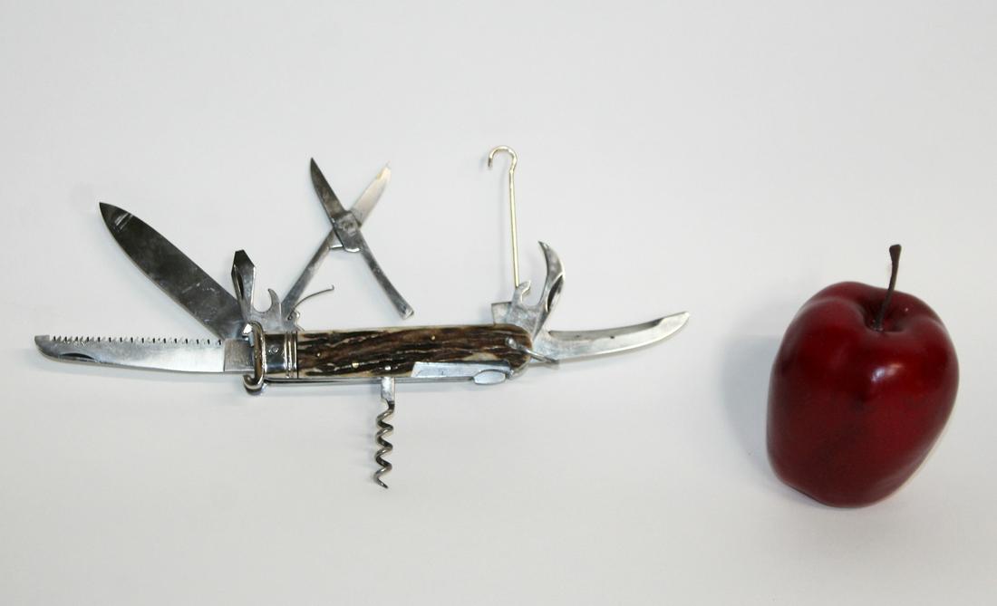 Rostfrei pocket knife with antler handle: Rostfrei pocket knife with antler handle. 8 tools. 5"l