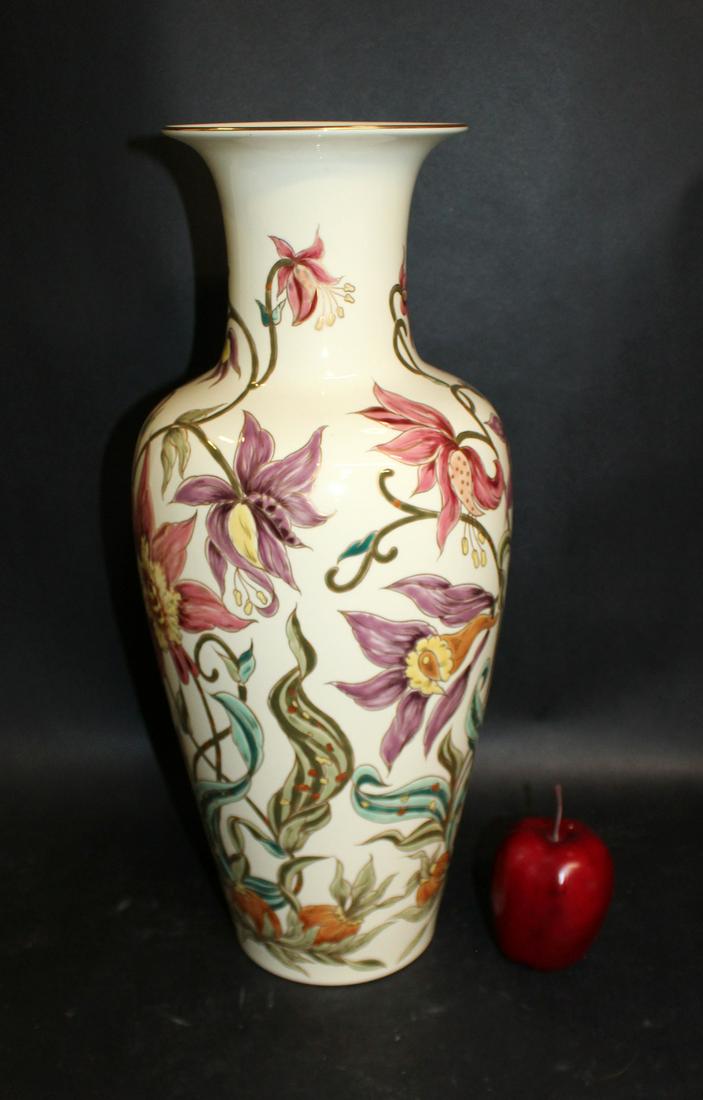Hungarian Zsolnay painted porcelain vase (1 of 8)