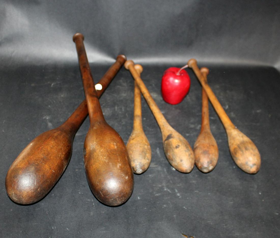 Lot of 6 antique wooden juggling pins (1 of 5)