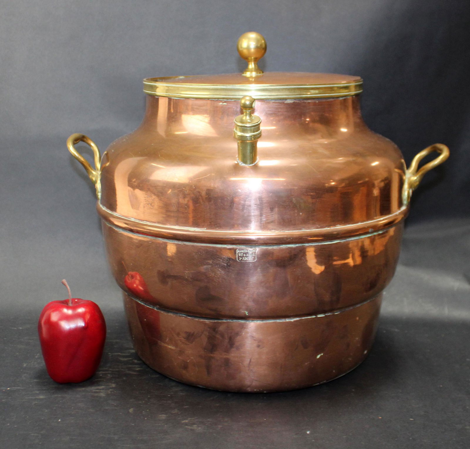 Alamein Valyn French copper lidded pot (1 of 9)
