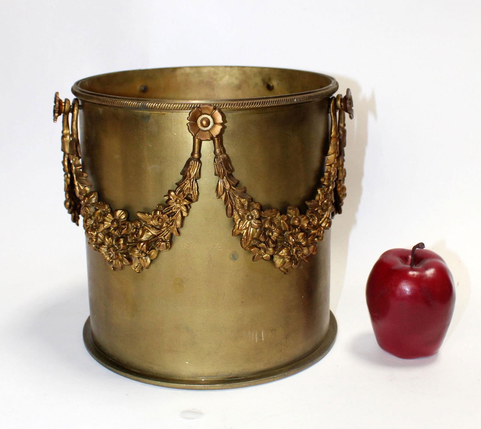 French Louis XVI style bronze cachepot (1 of 7)