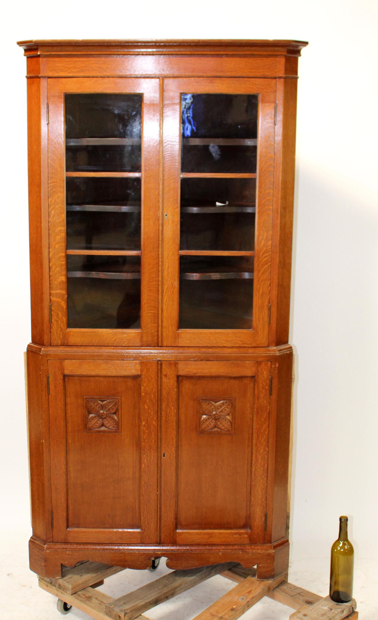 English Arts & Crafts oak corner cabinet (1 of 8)