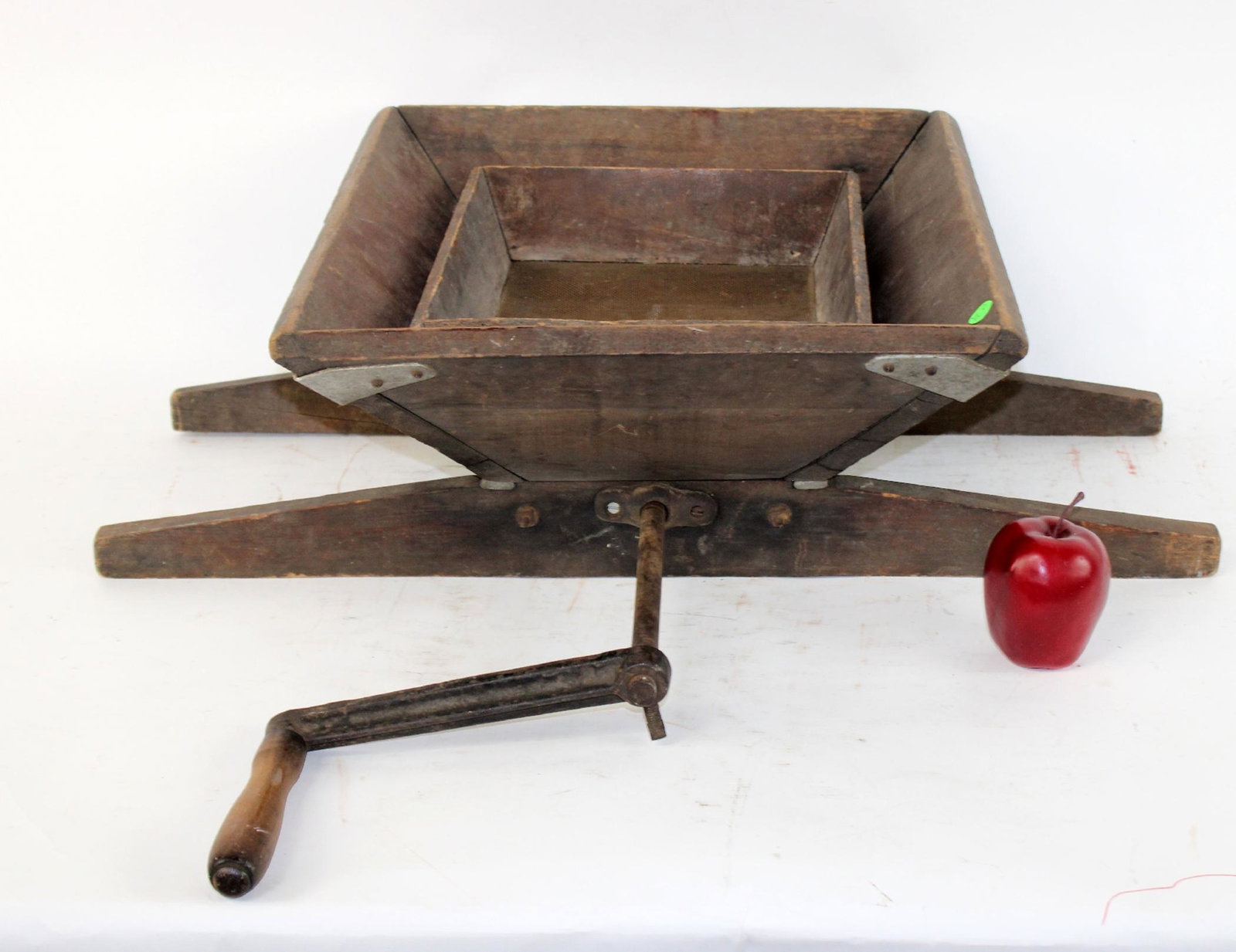 Antique American primitive bean sheller (1 of 9)