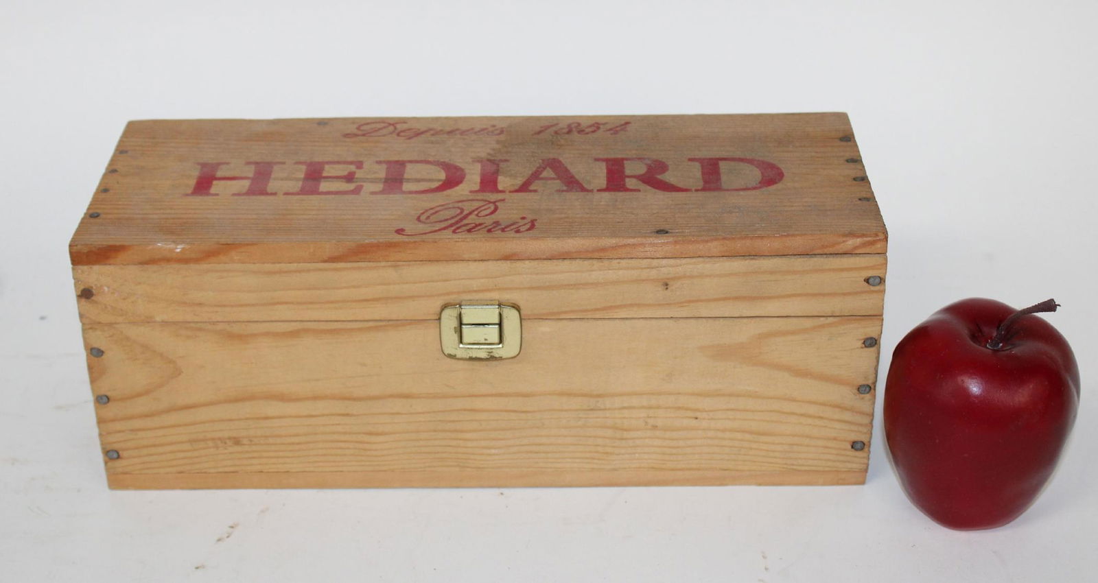 Vintage French wooden Hediard Champagne box: Vintage French wooden Hediard Champagne box. 5"h x 13"l x 4 3/4"d