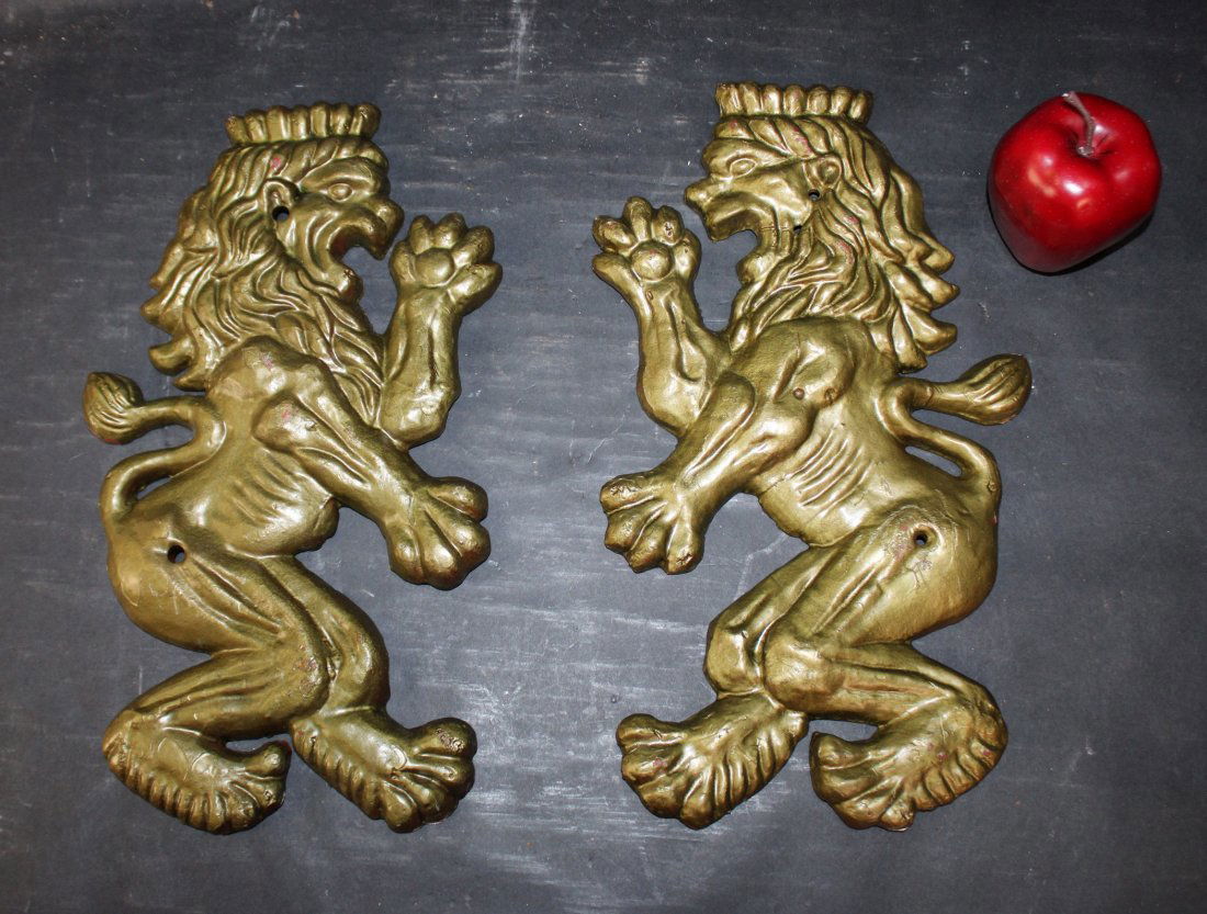 Pair of cast iron regal lion plaques (1 of 5)