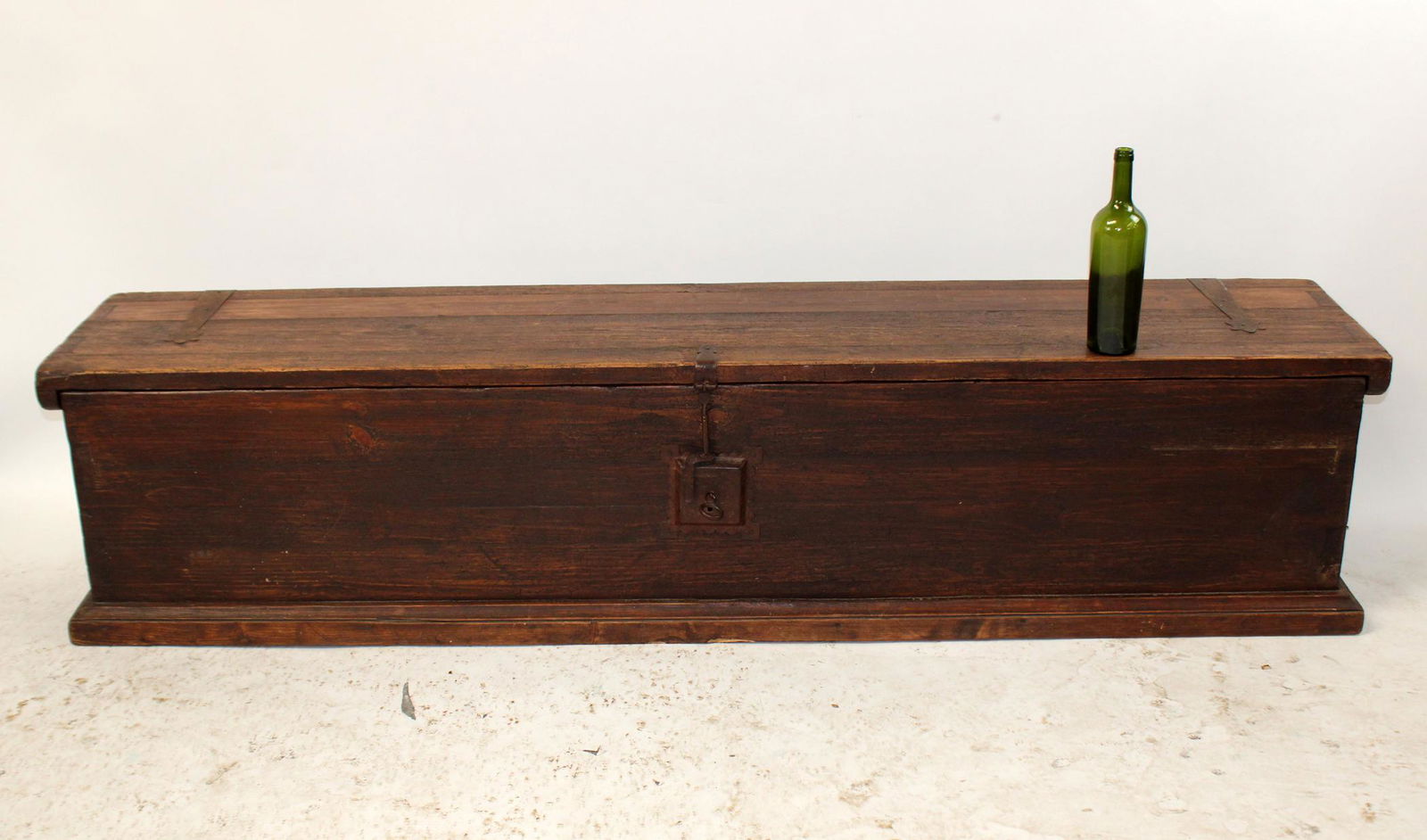 Rustic long blanket chest trunk (1 of 9)
