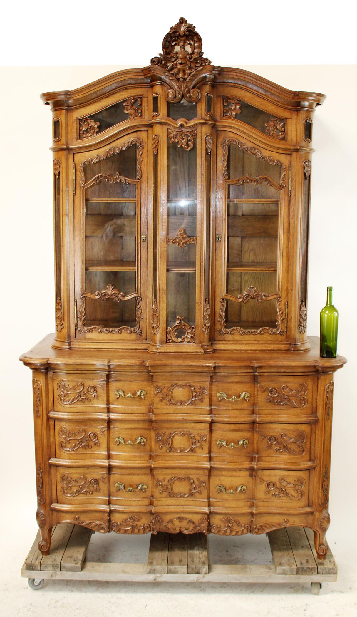 French Regency style vitrine on chest (1 of 12)