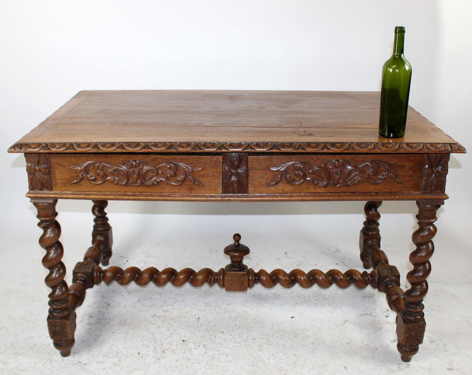 French bureauplat desk in oak with barley twist (1 of 10)