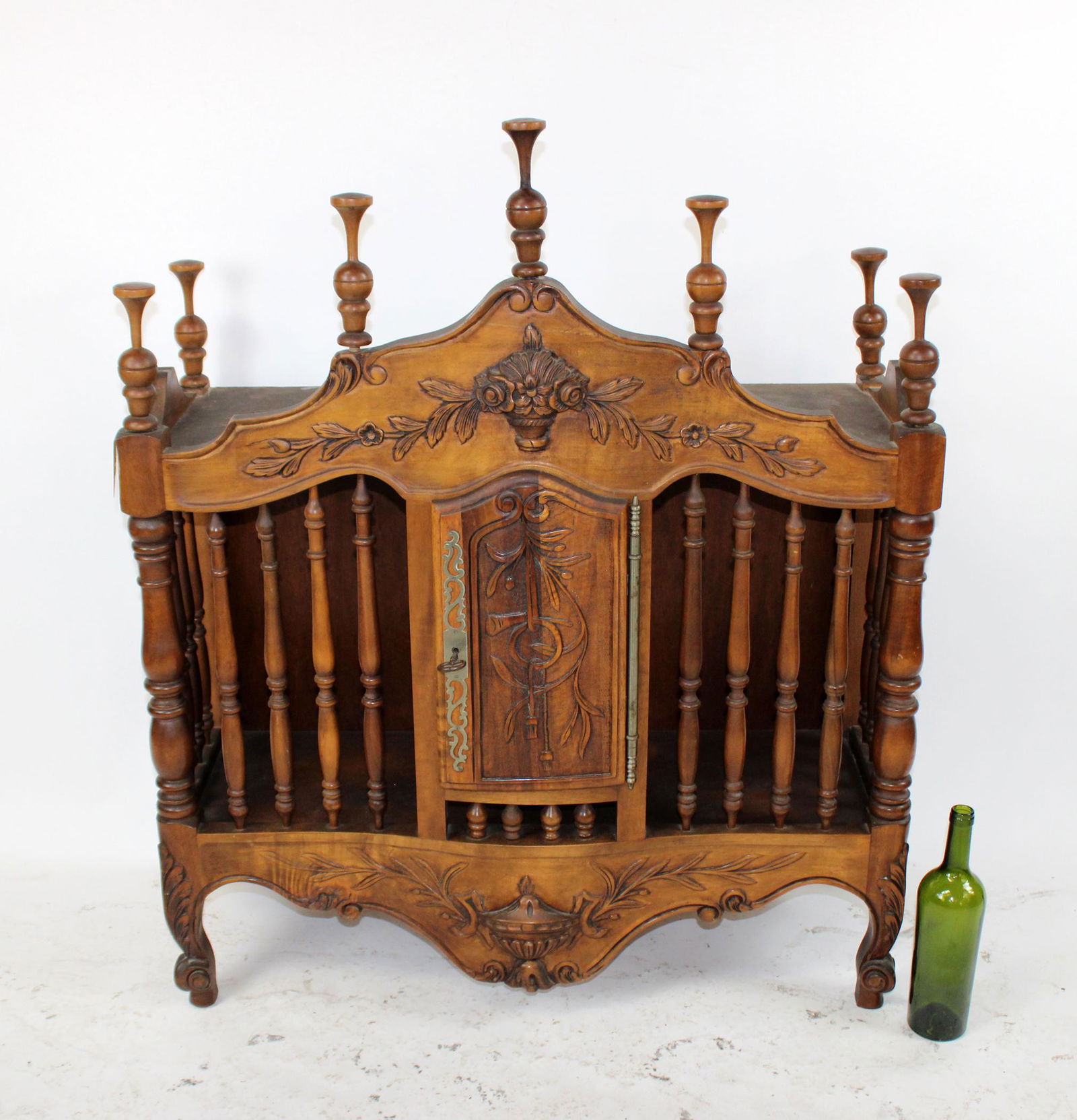 French Provincial panetiere in walnut (1 of 12)