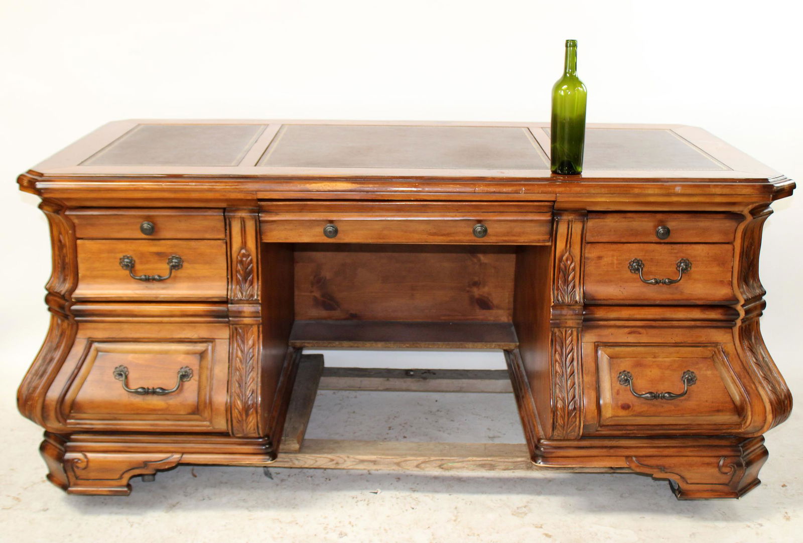 Michael Amini bombe executive desk (1 of 10)