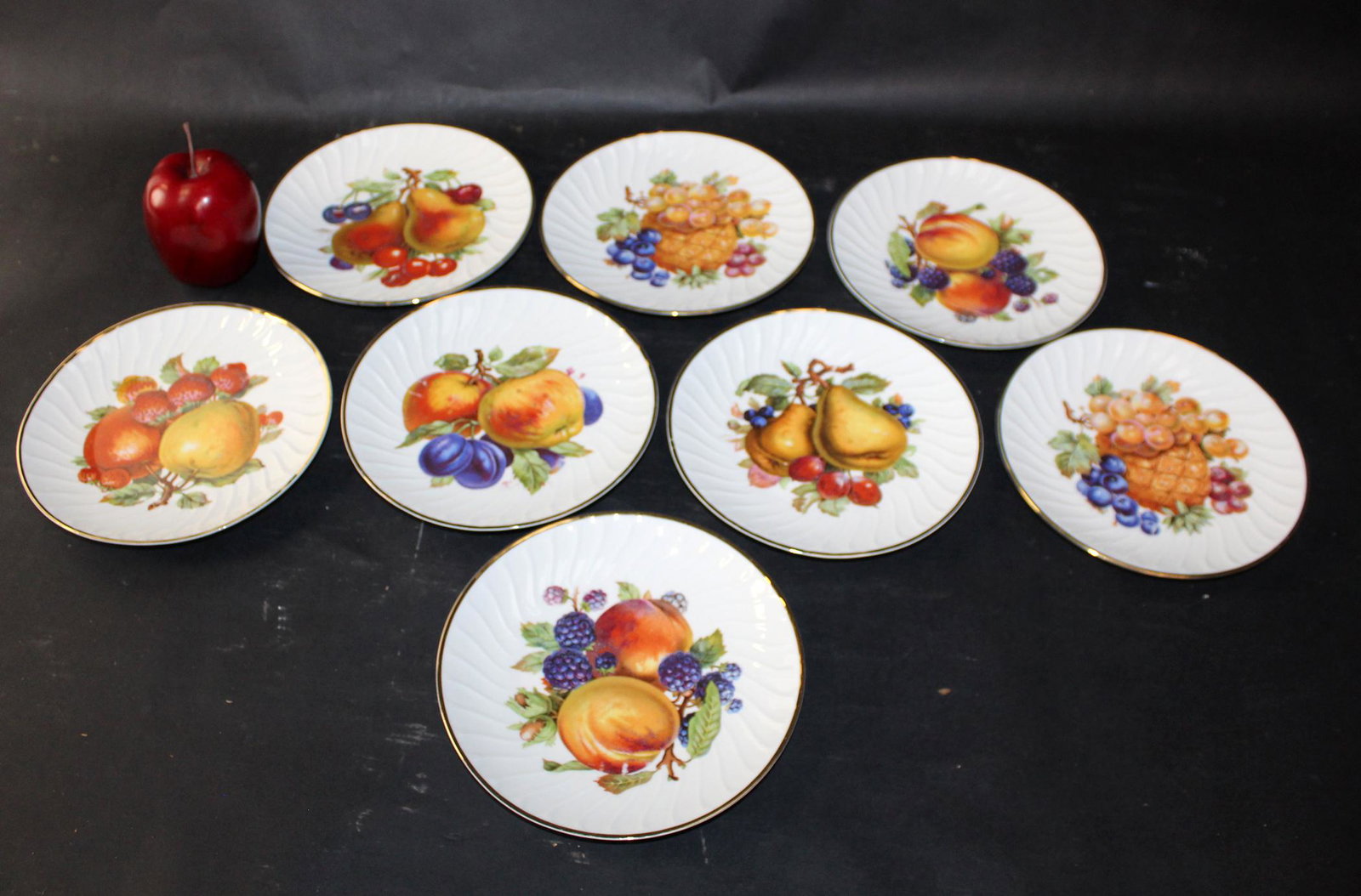 Set of 8 Nuremberg Bavarian plates: Set of 8 Nuremberg Bavarian plates with fruit. 7 1/2" dia