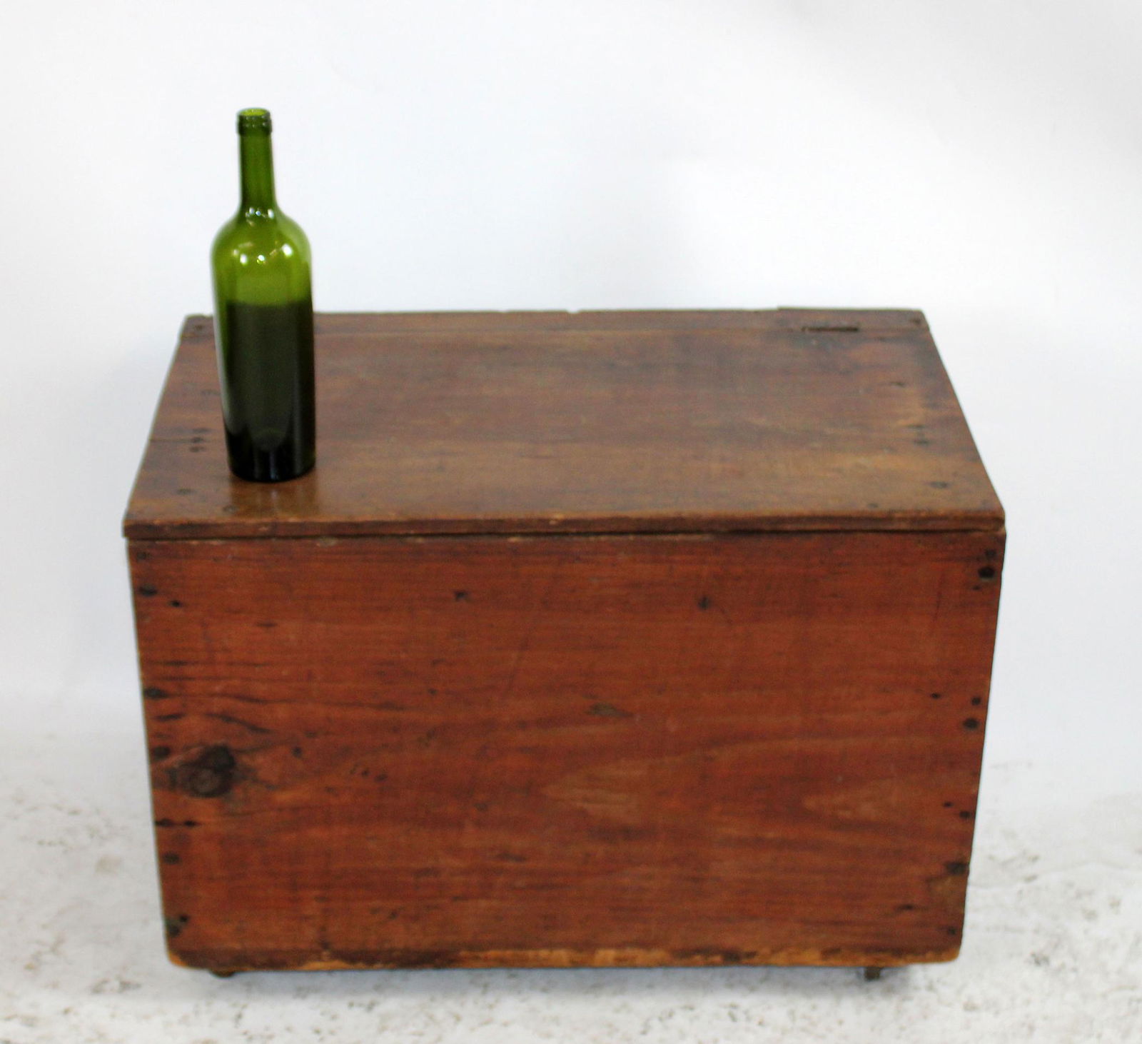 Primitive wooden pine chest (1 of 12)