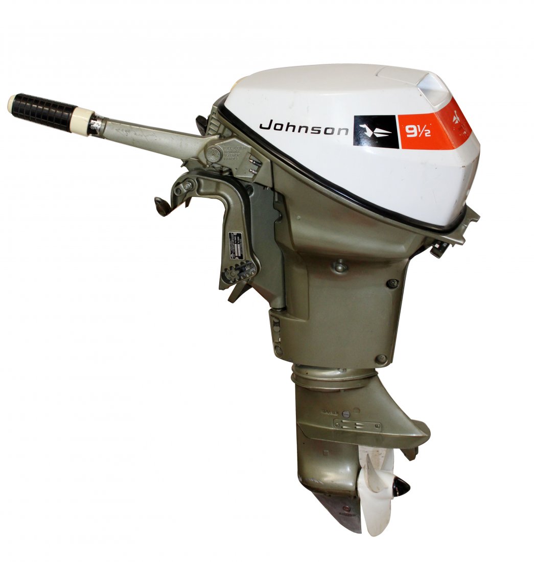 Johnson Seahorse 9 1/2outboard motor: Vintage Johnson Seahorse 9 1/2 hp outboard motor. 36"h x 15"w x 31"d. Model # 9R-72M, Serial # J3568532