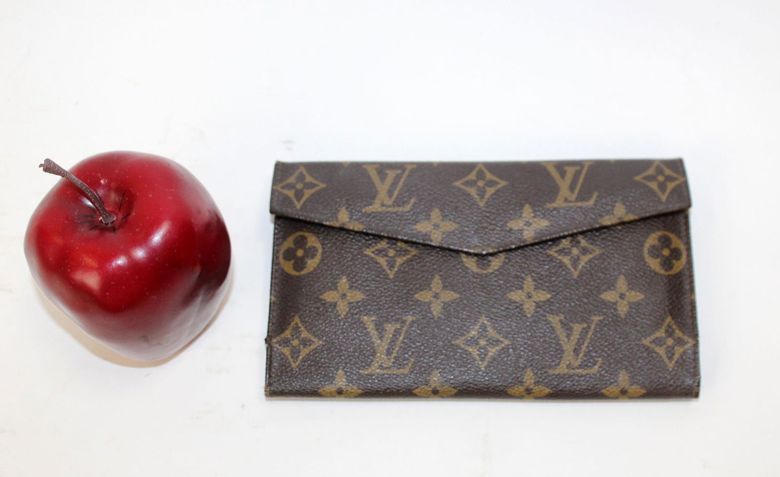 Vintage The French Company Louis Vuitton wallet (1 of 10)
