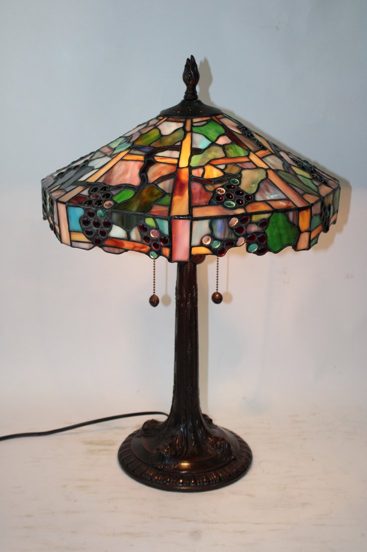 Stained glass table lamp (1 of 5)