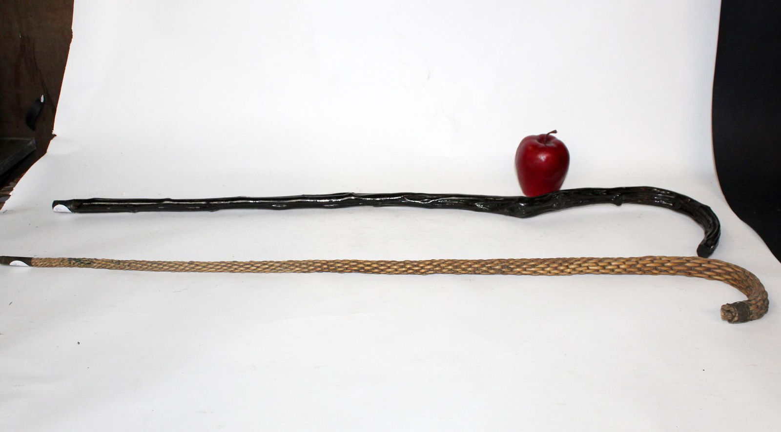 Lot of 2 antique walking canes (1 of 4)