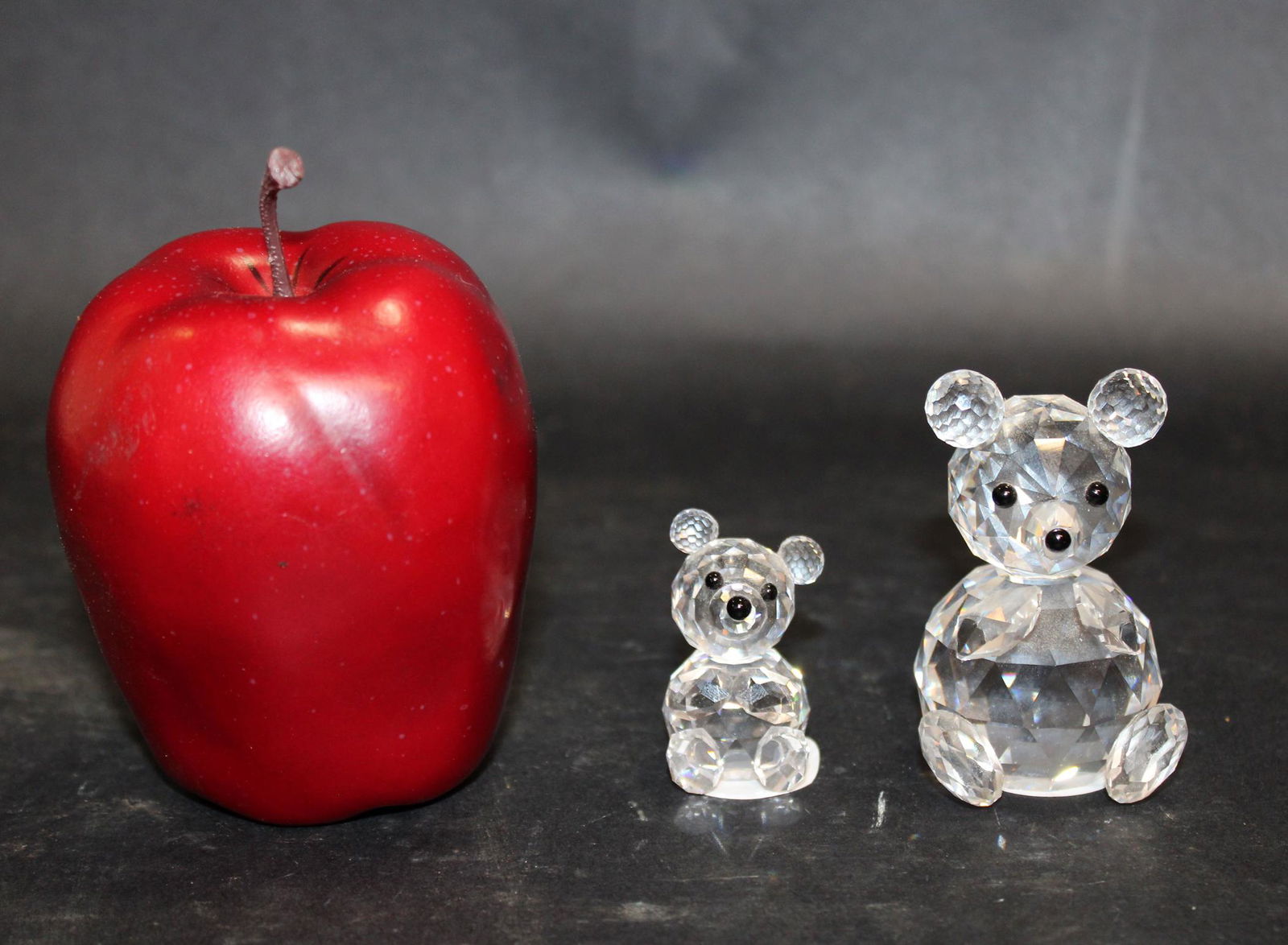 Lot of 2 Swarovski crystal bear figurines (1 of 4)