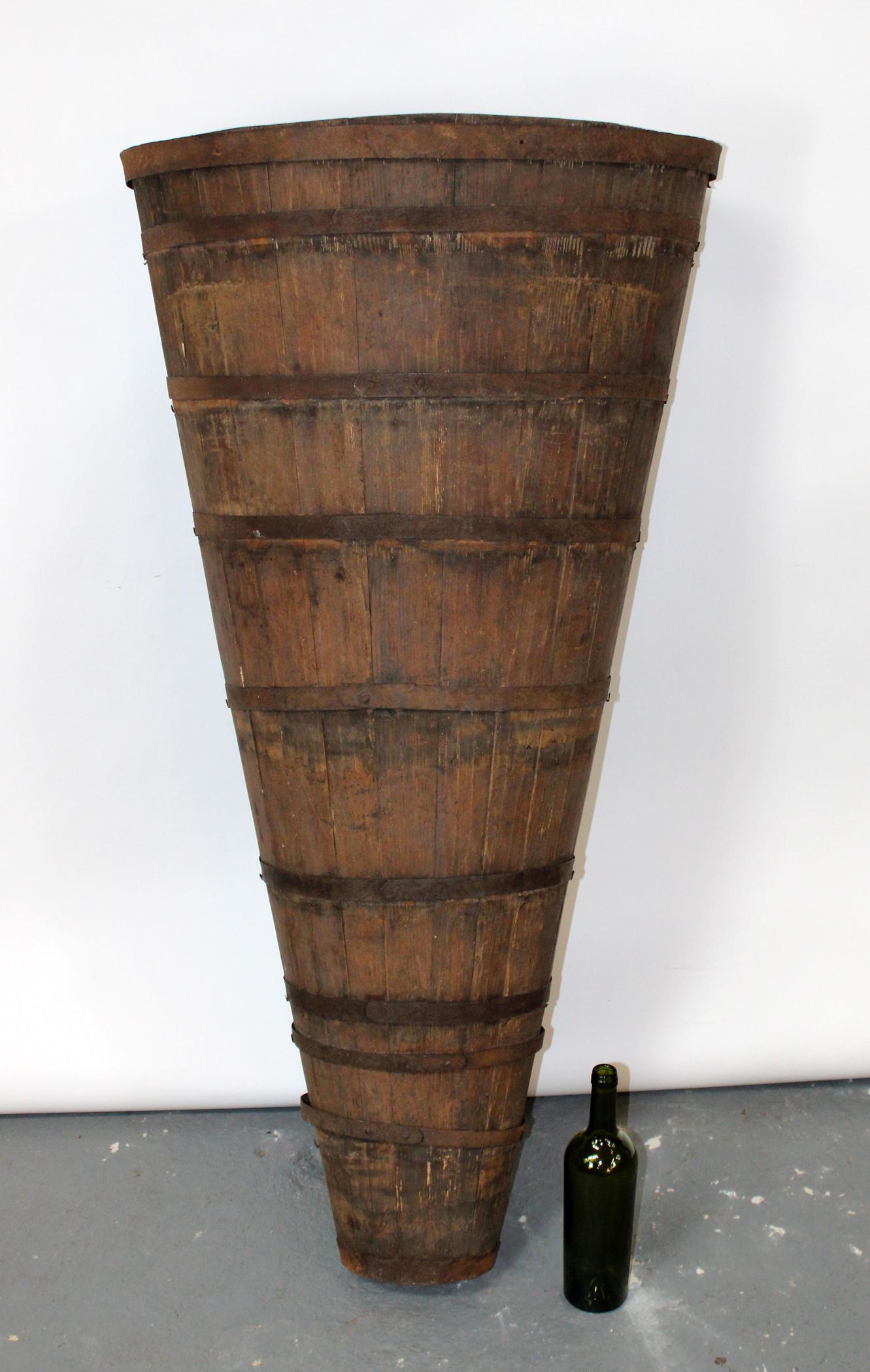 French Alsacian wooden grape hotte backpack (1 of 10)