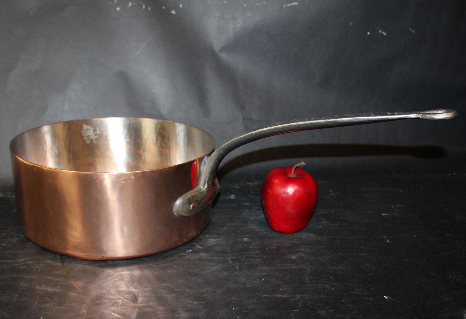 Antique French copper pot (1 of 4)