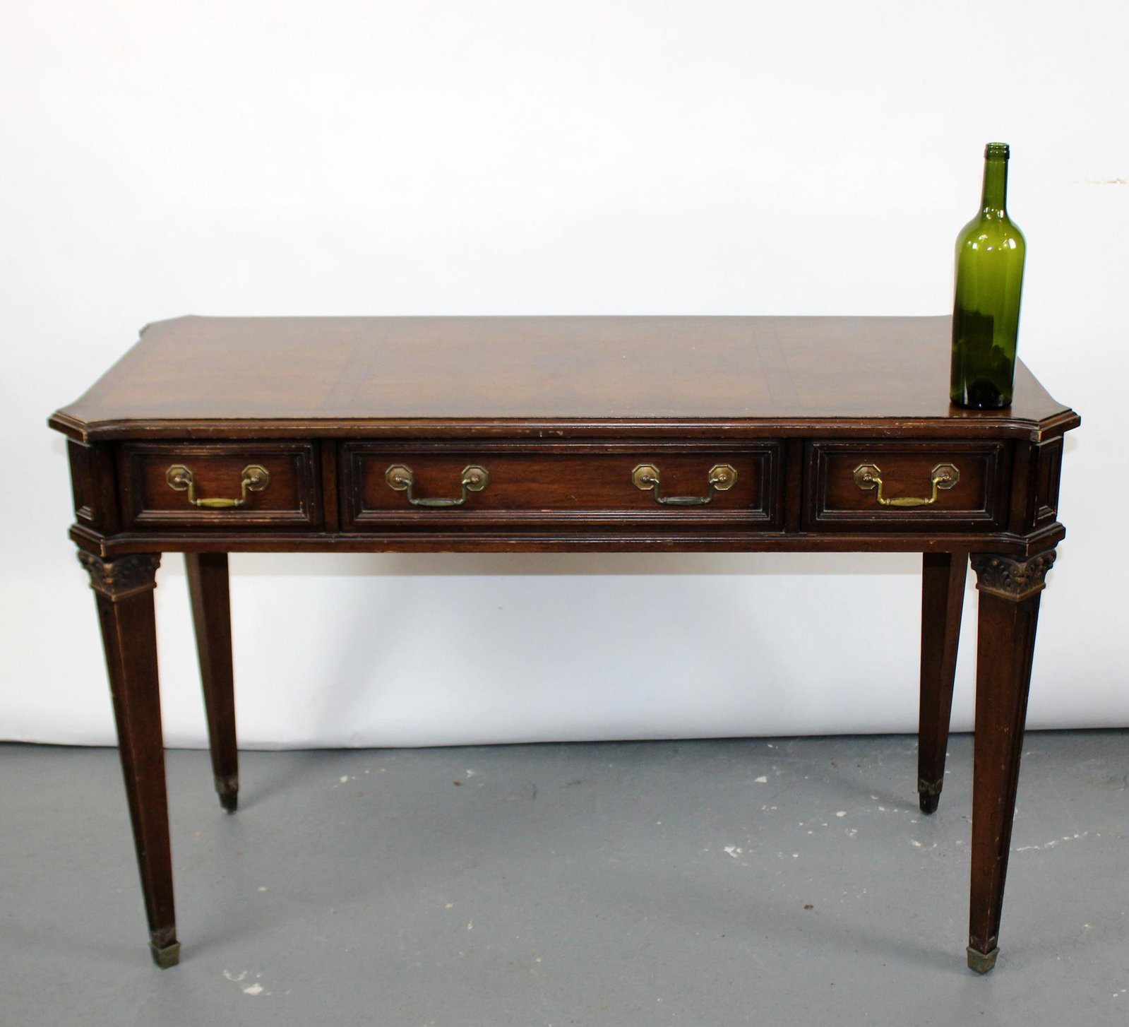 Louis XVI style bureauplat desk: Louis XVI style bureauplat desk made by Milano Furniture company. Mid to late 20th century. 30"h x 47 1/2"w x 21 1/2"d