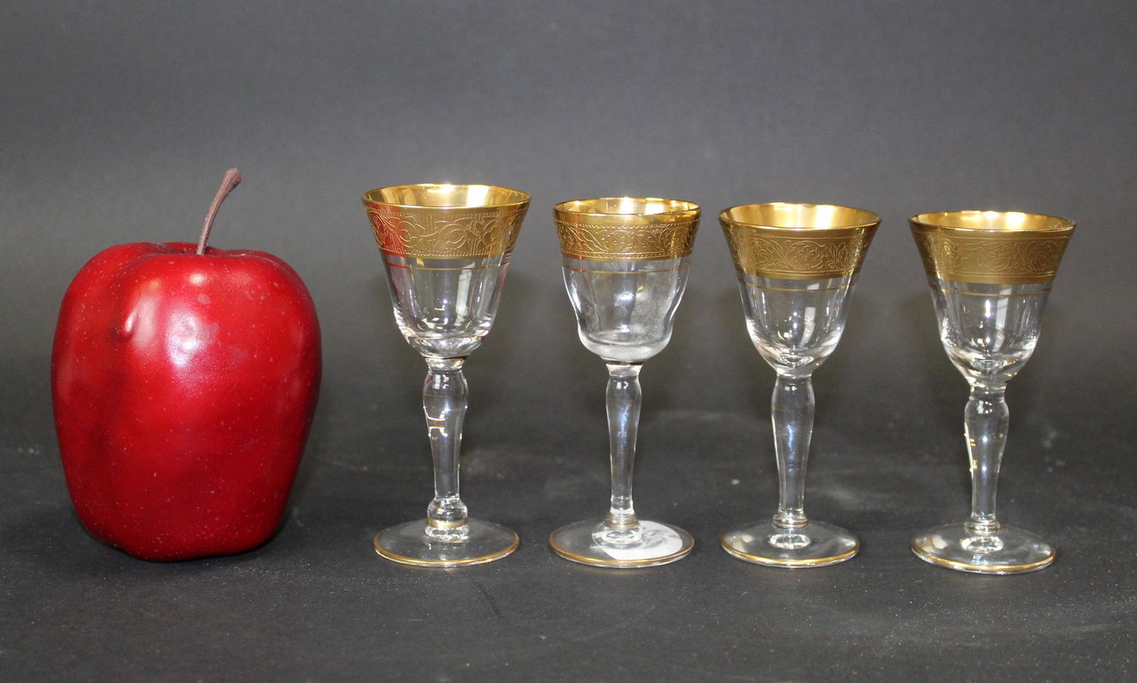 Set of 4 gold rimmed crystal cordials (1 of 6)