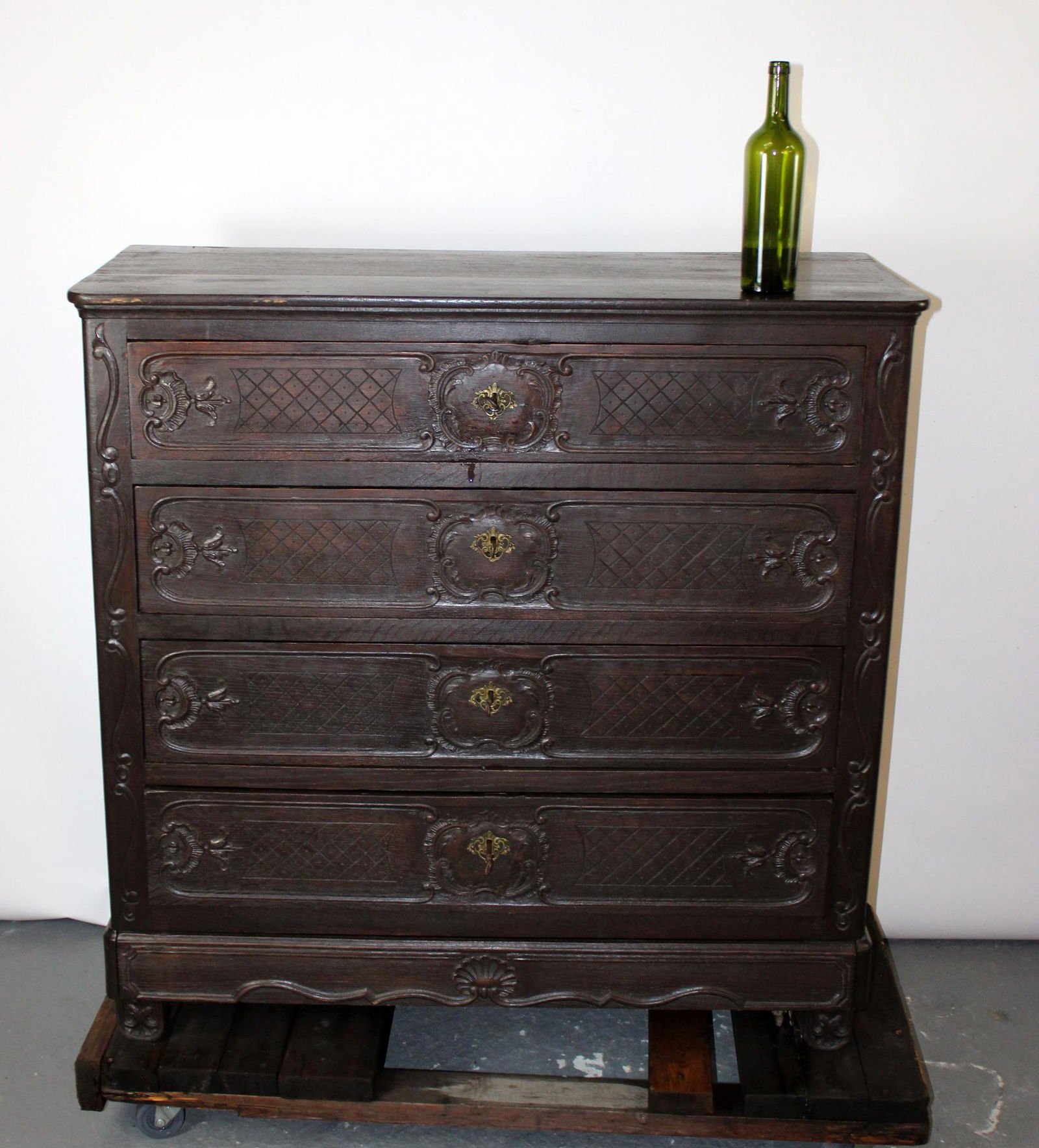French Regency commode in carved oak (1 of 9)
