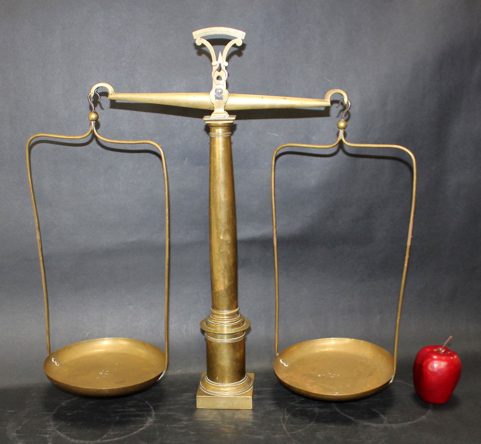 Antique French balance scale (1 of 7)