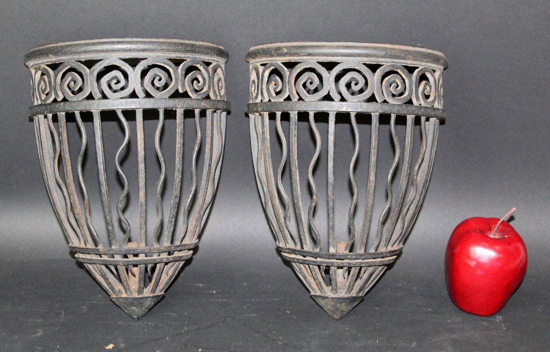 Pair of French Art Deco iron wall pockets (1 of 4)