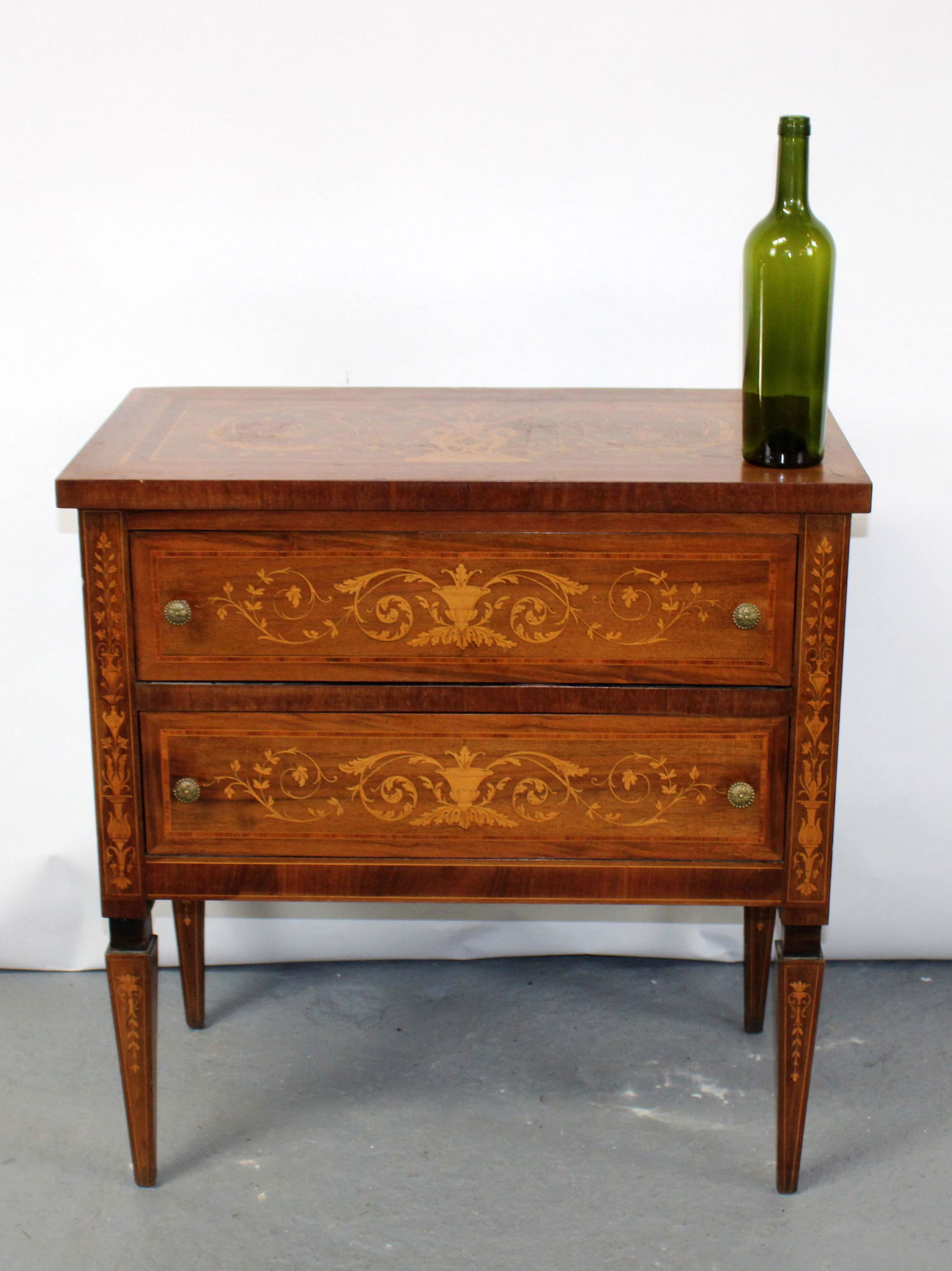 Italian marquetry 2 drawer commode (1 of 9)