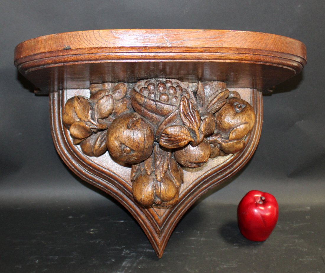 Antique Continental oak wall shelf (1 of 10)