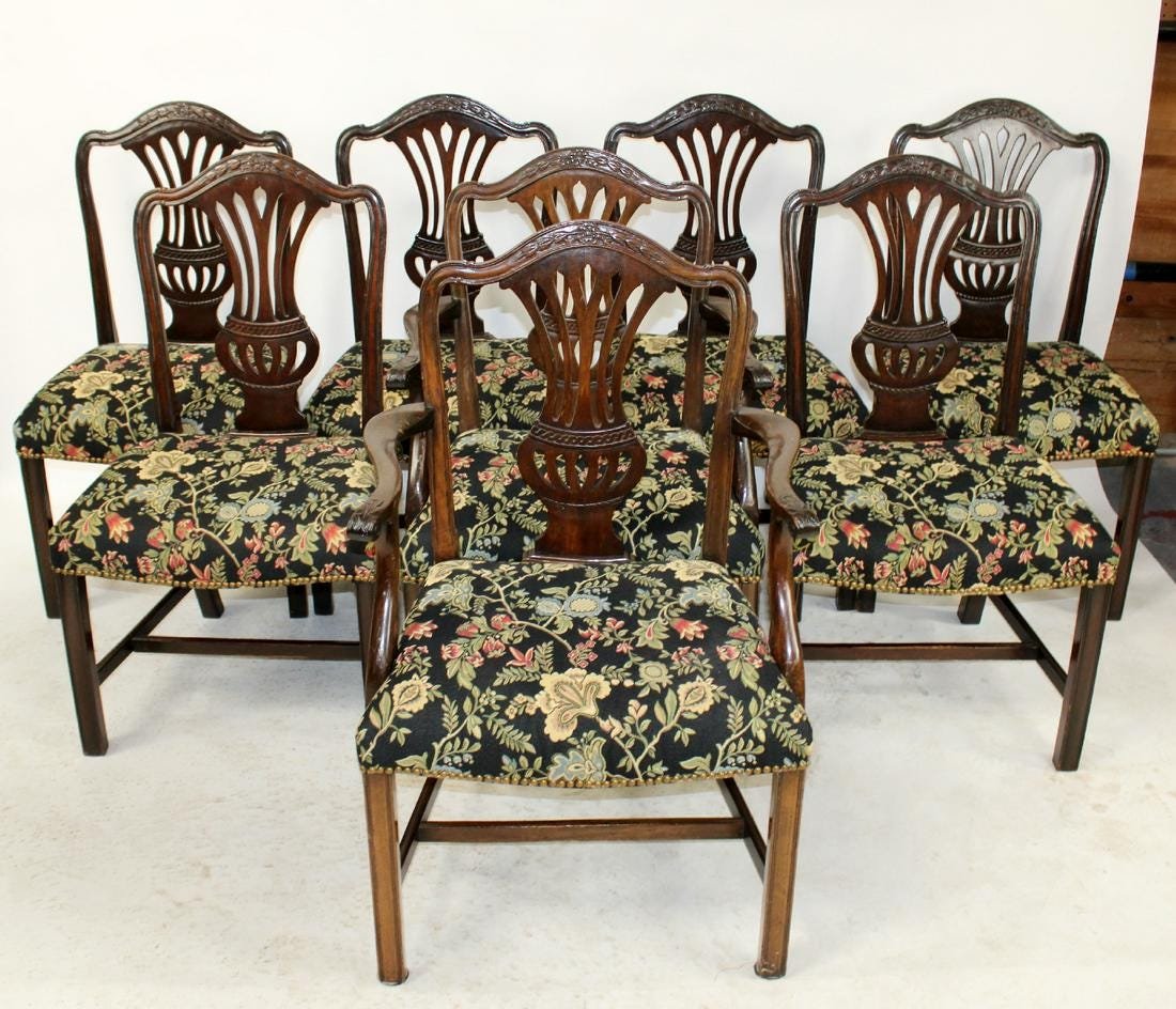 Set of 8 pierced urn back dining chairs in mahogany (1 of 9)