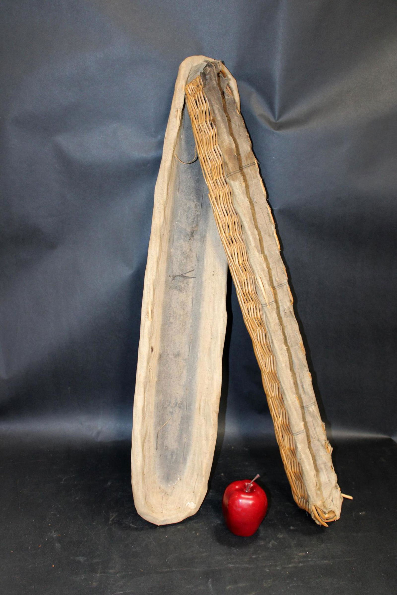 Lot of 2 French baguette baskets (1 of 3)