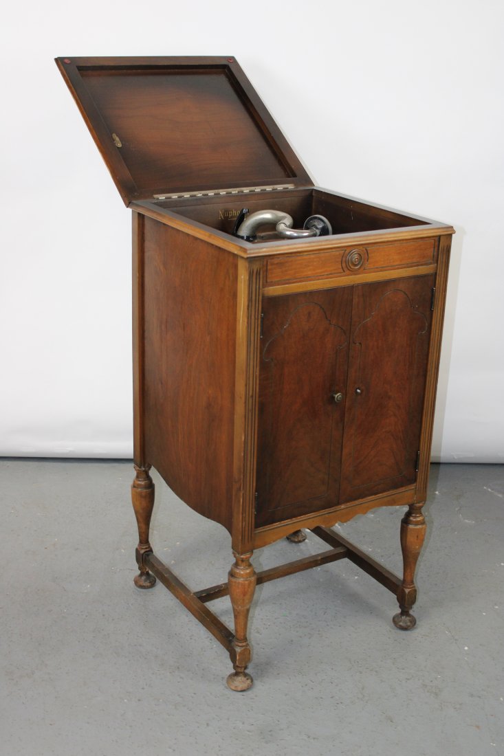 Nuphonic record player in cabinet (1 of 7)