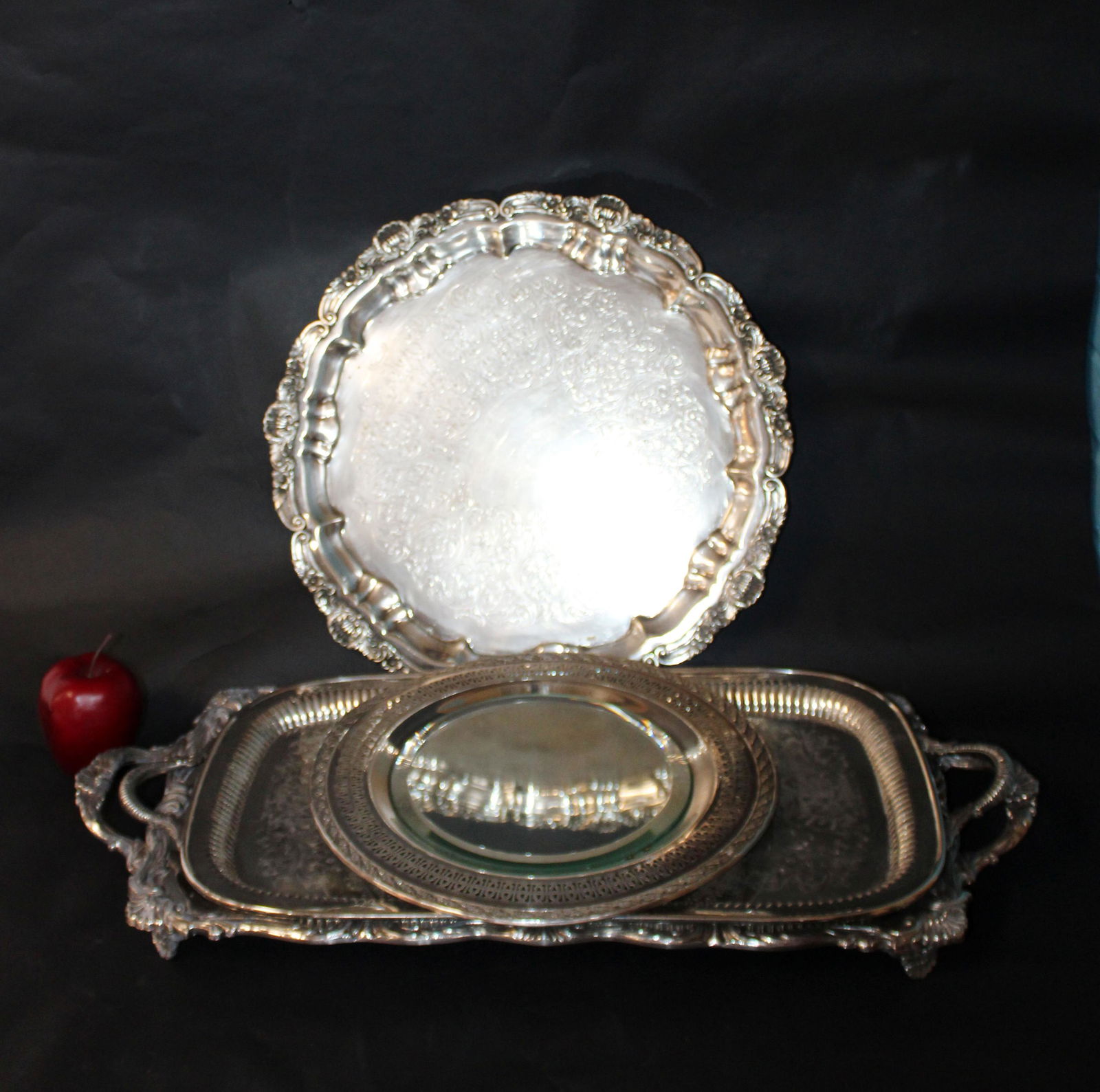 Lot of 4 silverplate trays (1 of 5)