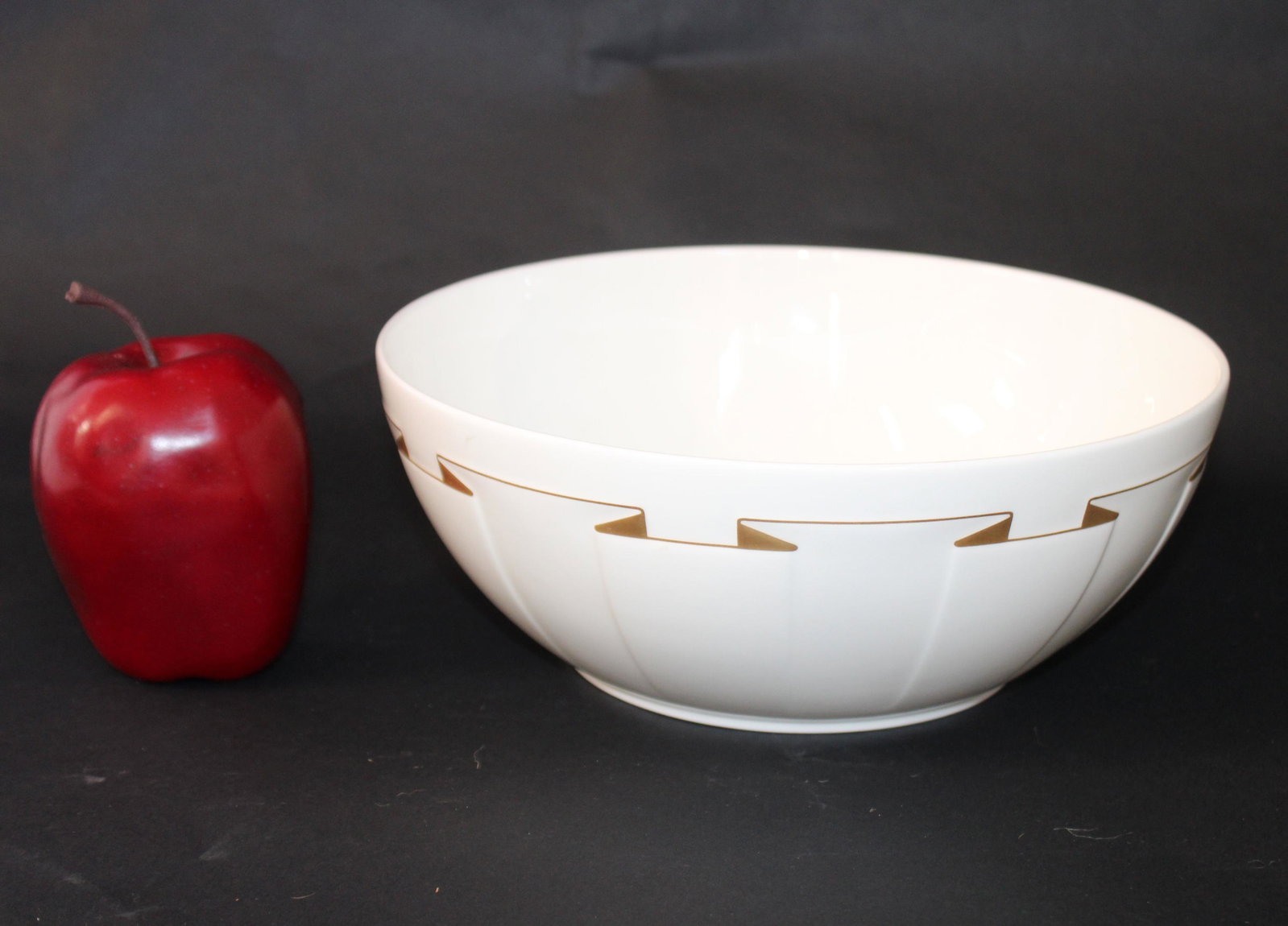 Villeroy & Boch Paloma Picasso bowl: Villeroy & Boch Paloma Picasso bowl. 3 1/2"h x 9" dia