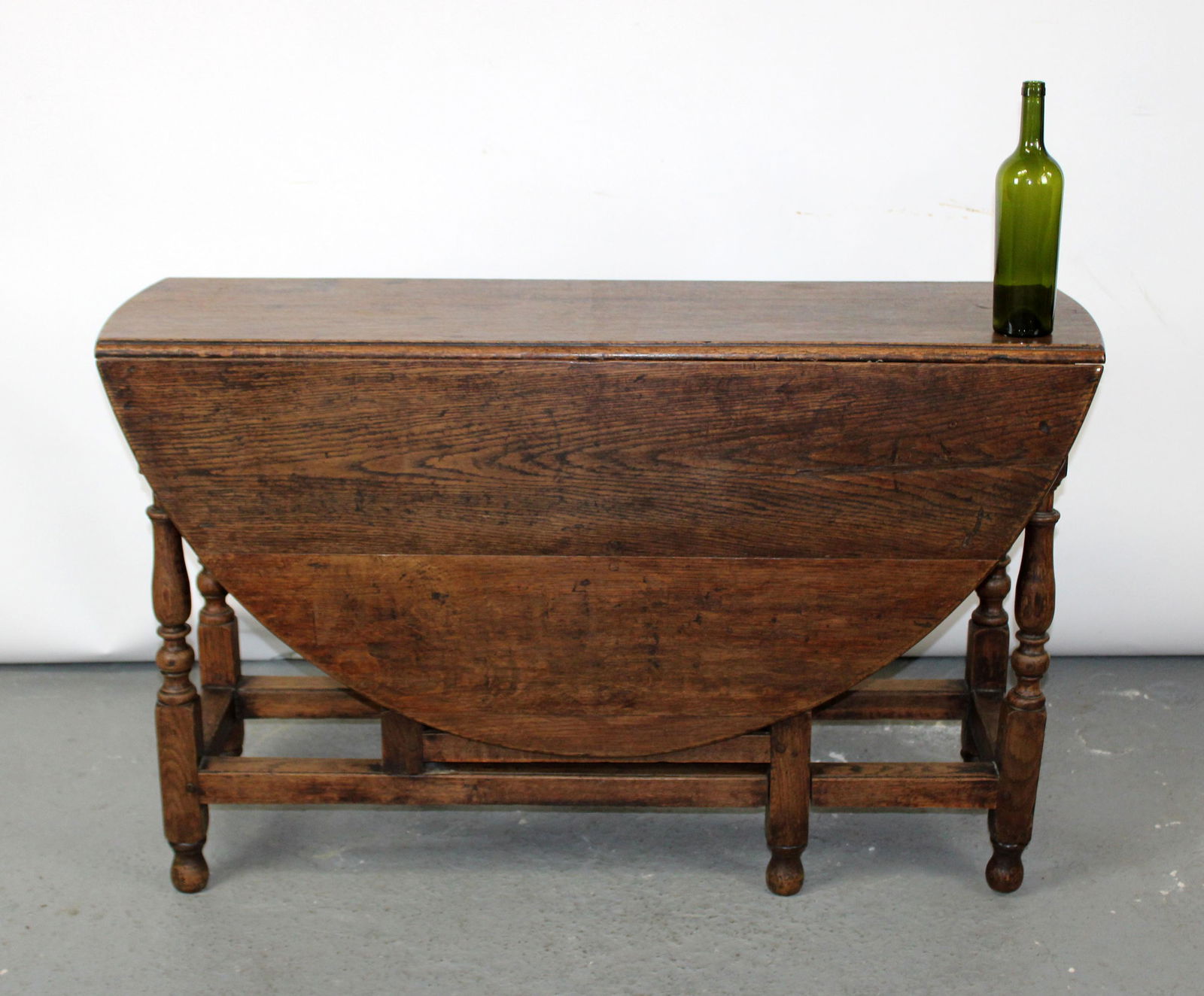 English oak gate leg drop side table on turned legs (1 of 8)