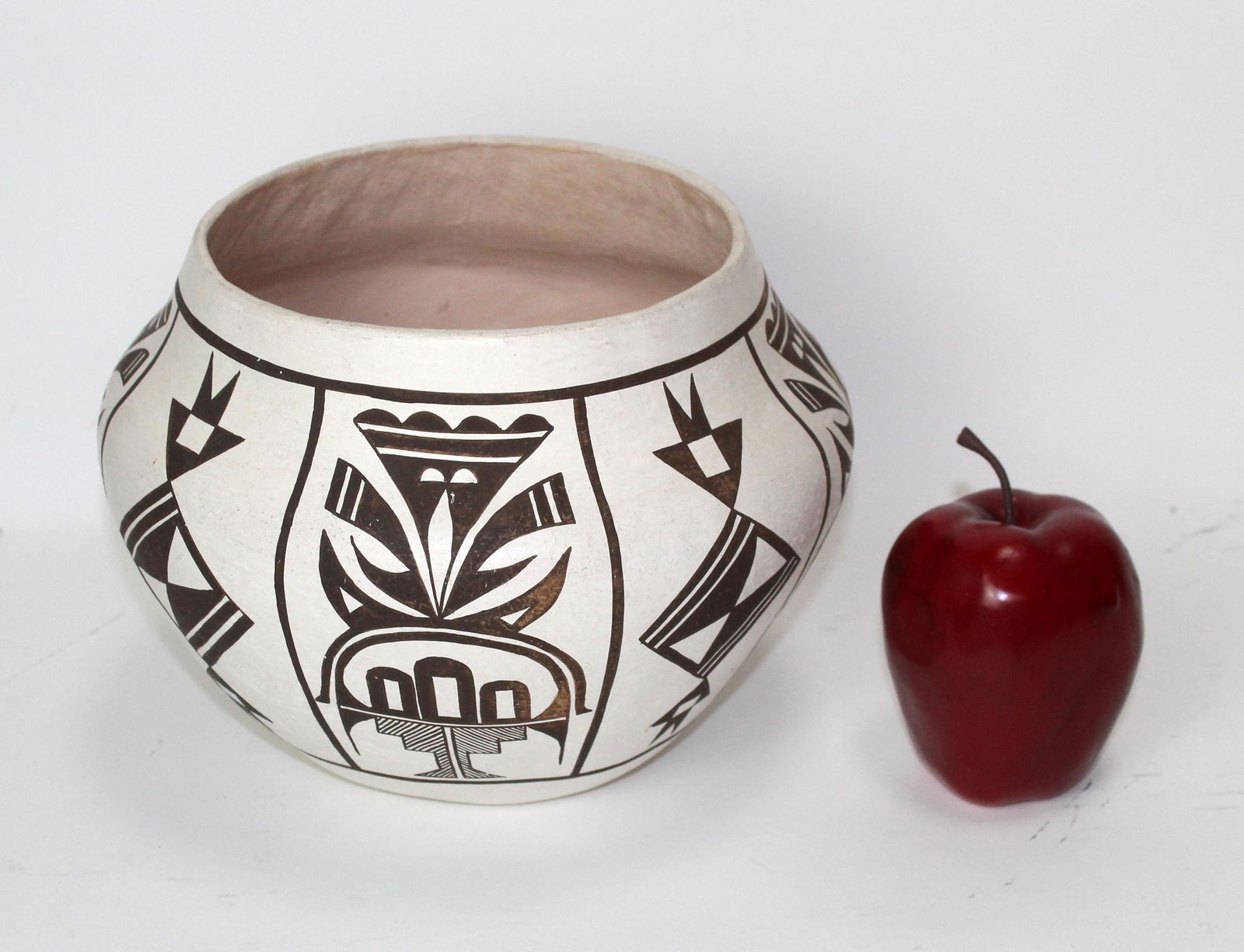 Dolores S Sanchez Acoma pottery bowl (1 of 7)