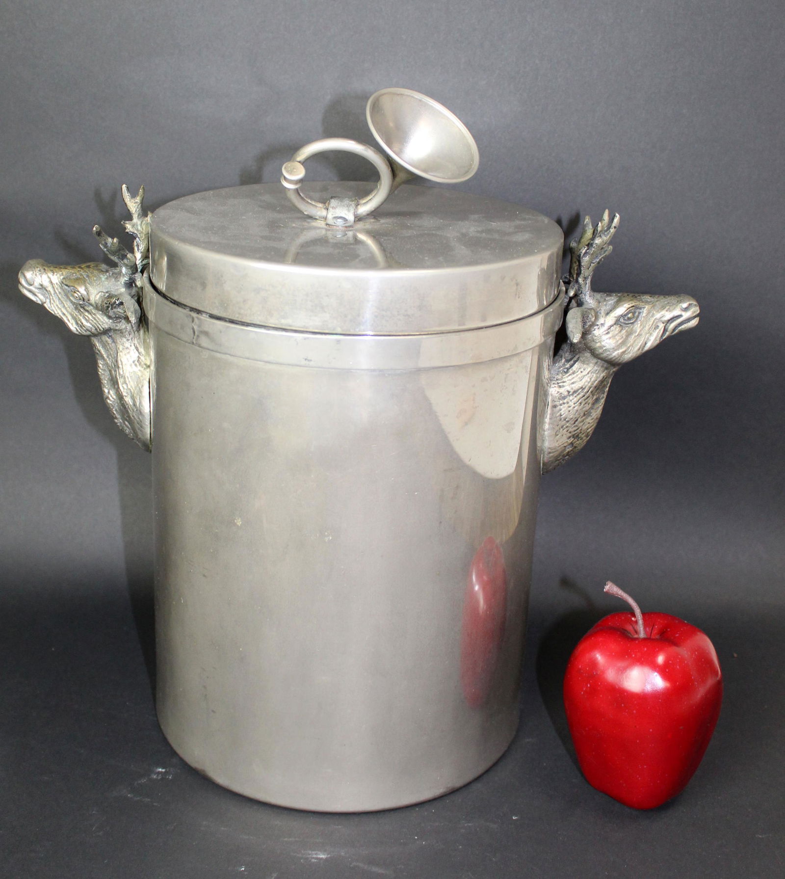 French hunt motif ice bucket with stag head (1 of 10)