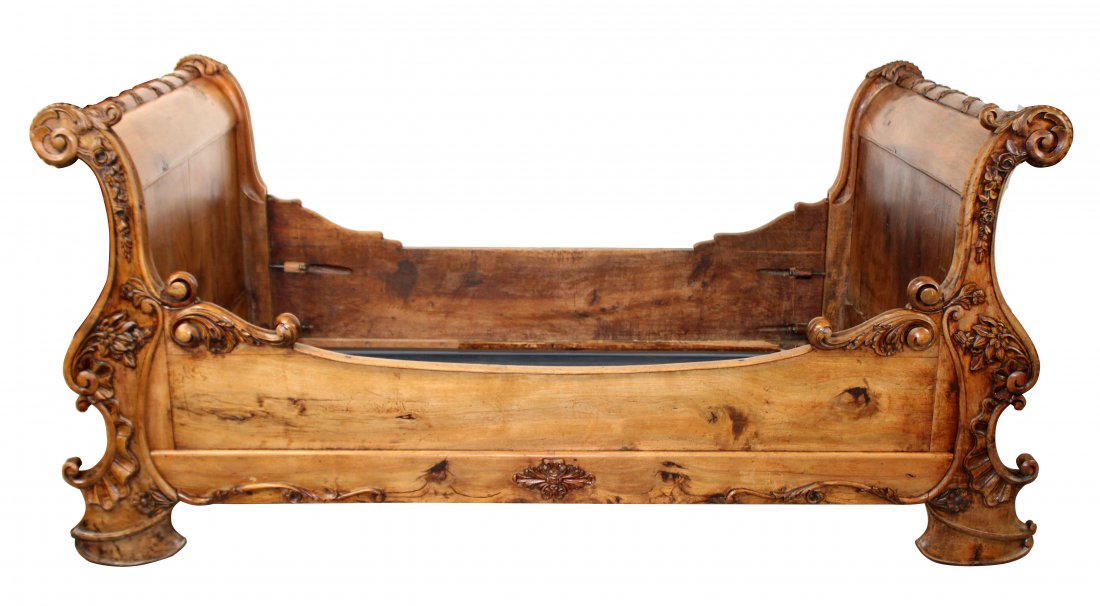 Antique French carved walnut sleigh day bed (1 of 14)