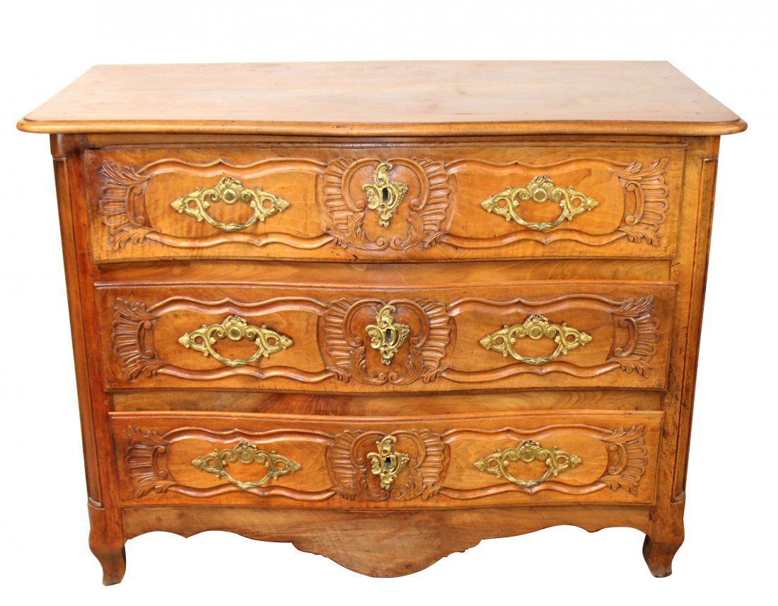 French 18th century 3 drawer commode in walnut (1 of 11)