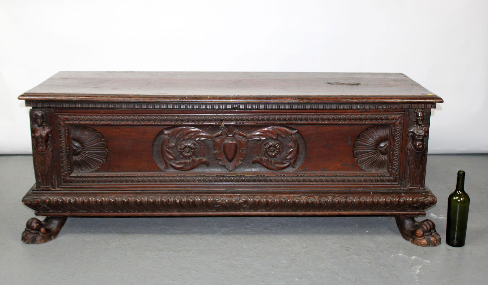 Italian Renaissance carved trunk in walnut (1 of 9)