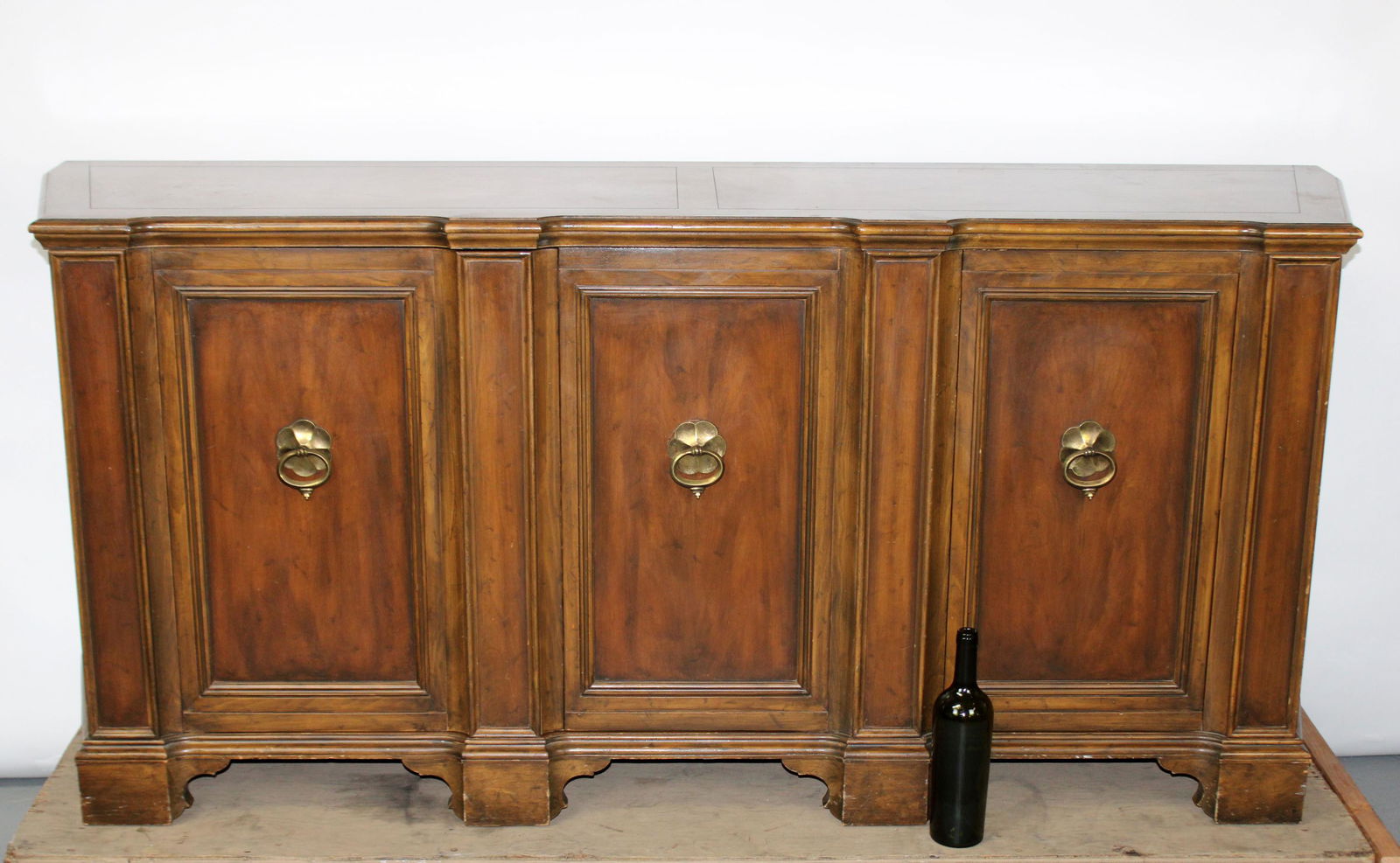 Vintage Baker 3 door sideboard (1 of 11)