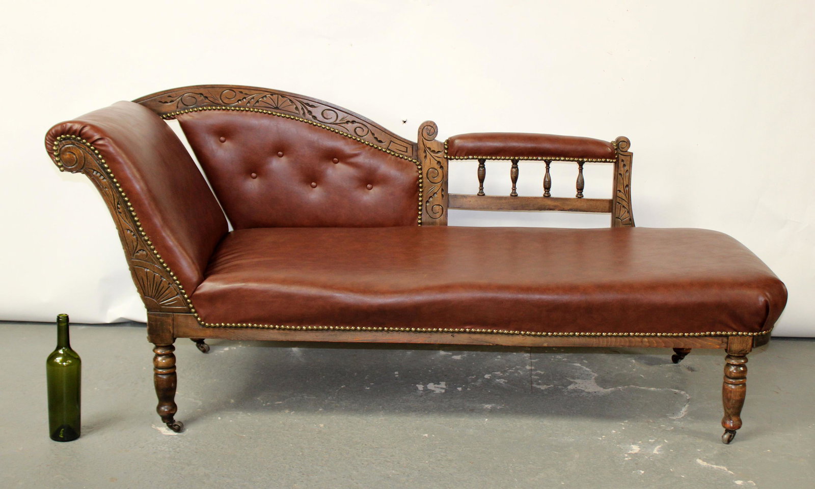 Arts & Crafts style carved chaise (1 of 8)